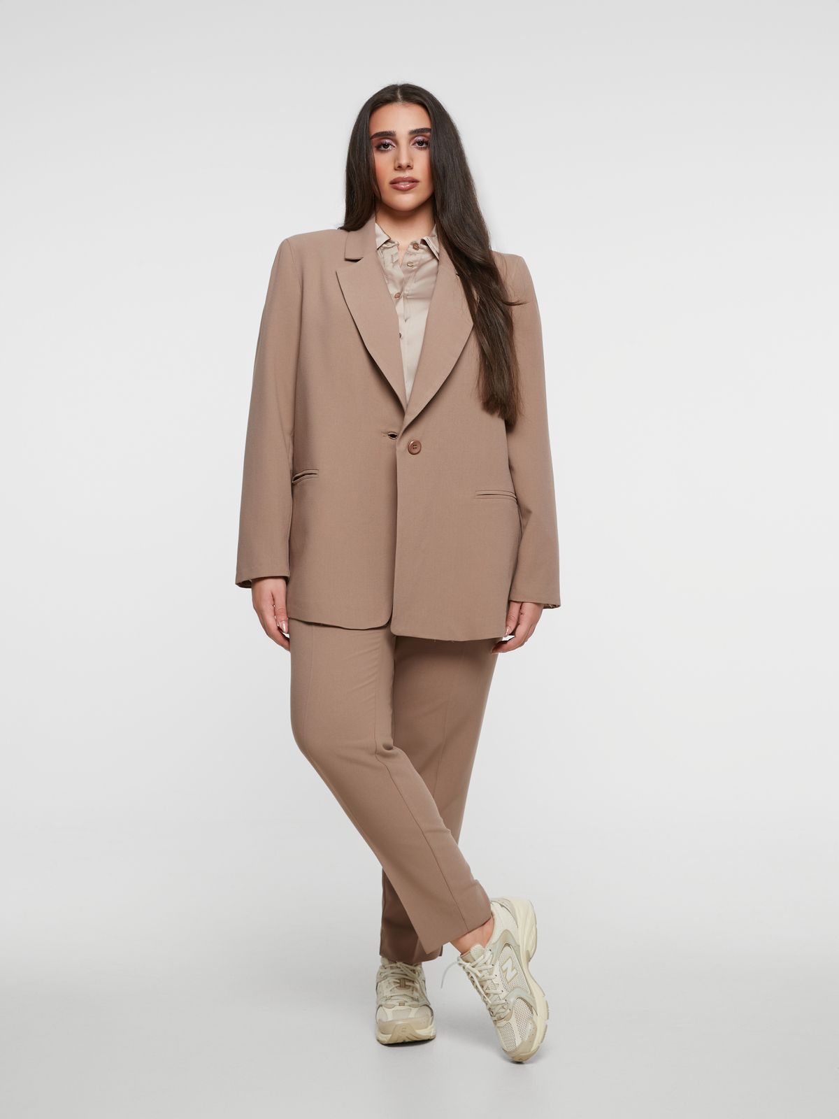 Basic blazer with tailored fit