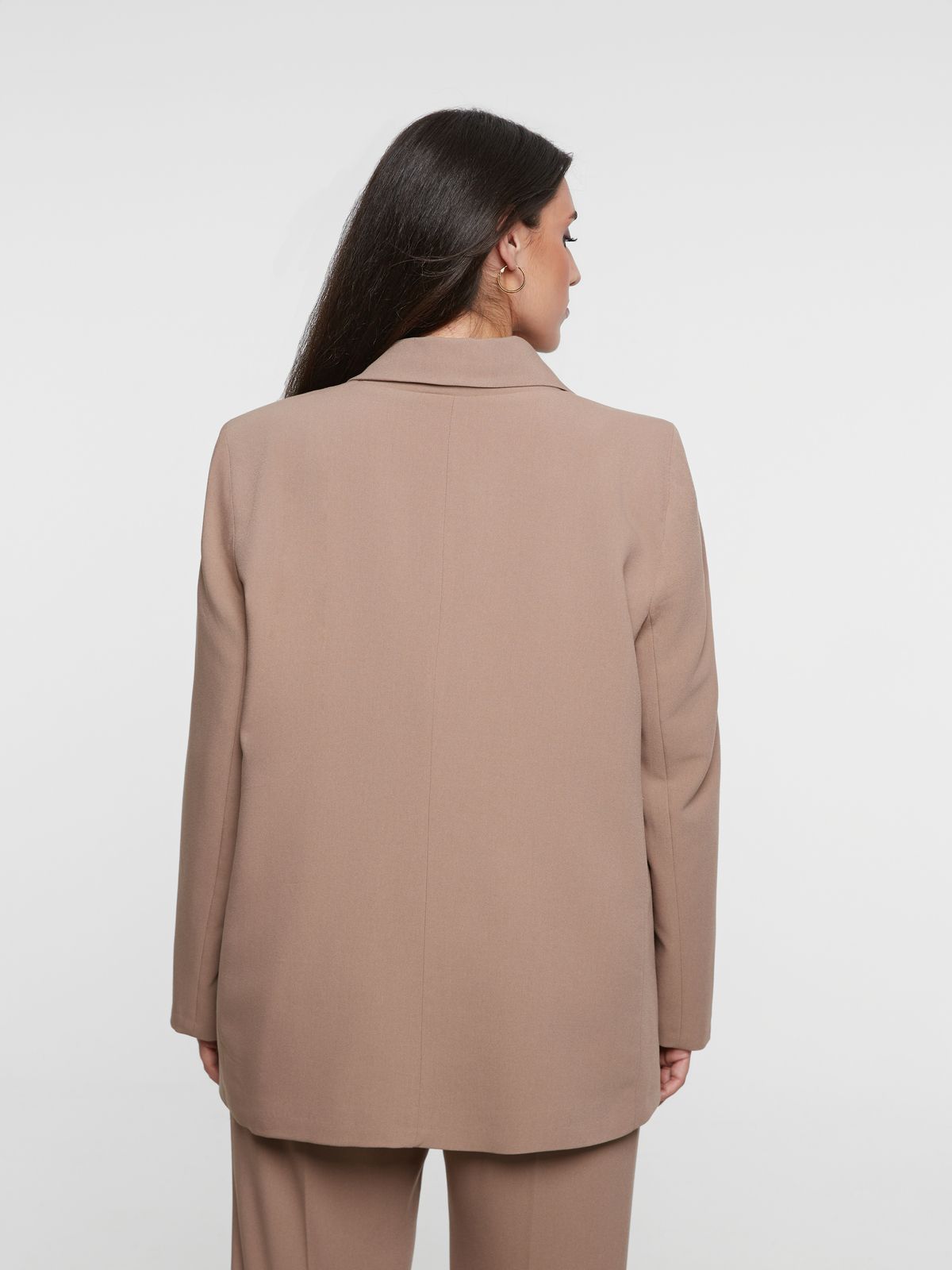 Basic blazer with tailored fit