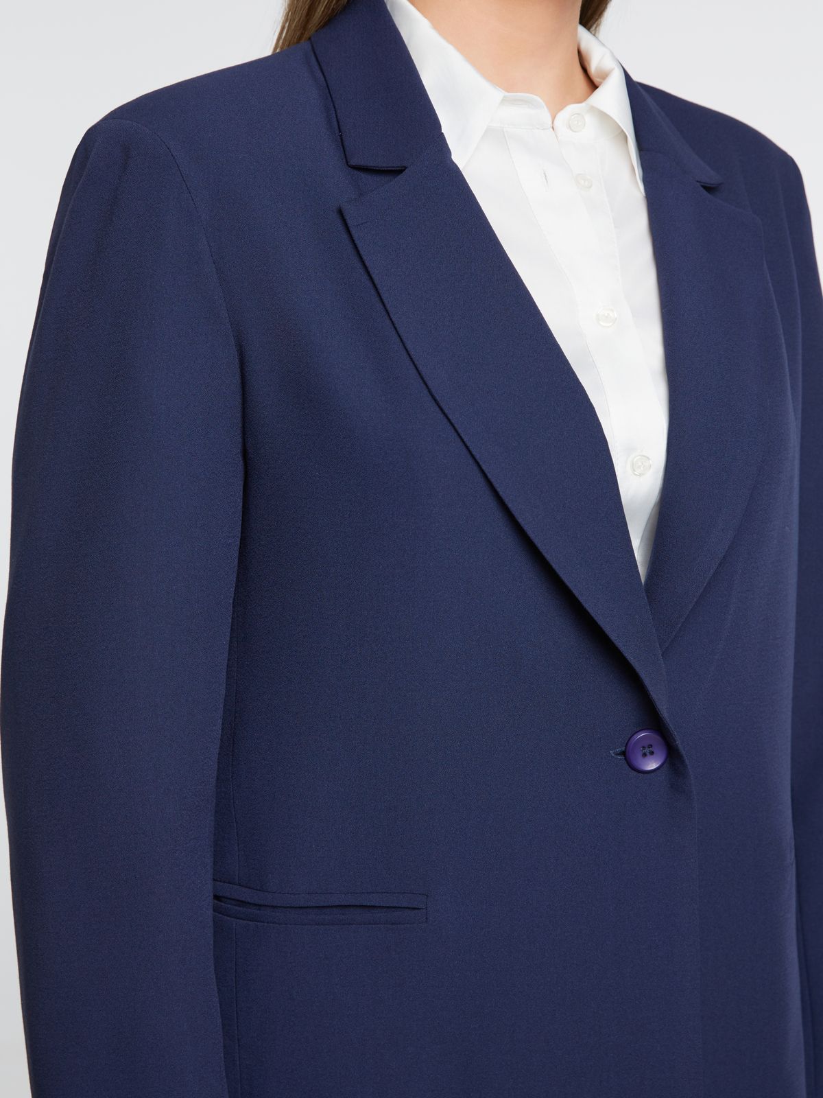 Basic blazer with tailored fit