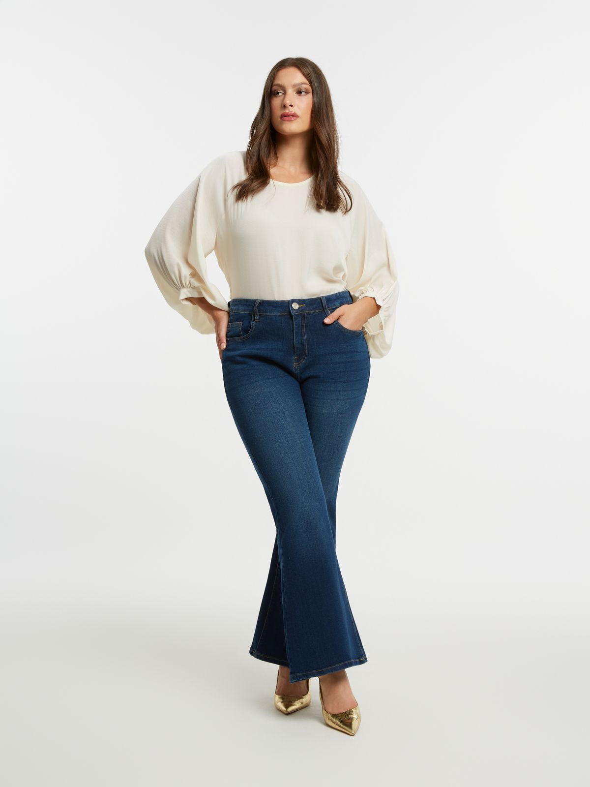 Basic high-waist flared jeans