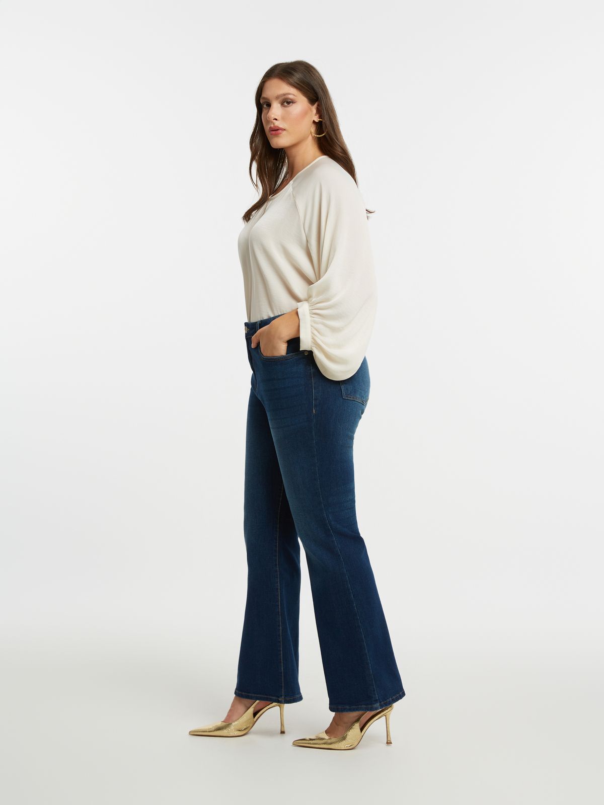 Basic high-waist flared jeans