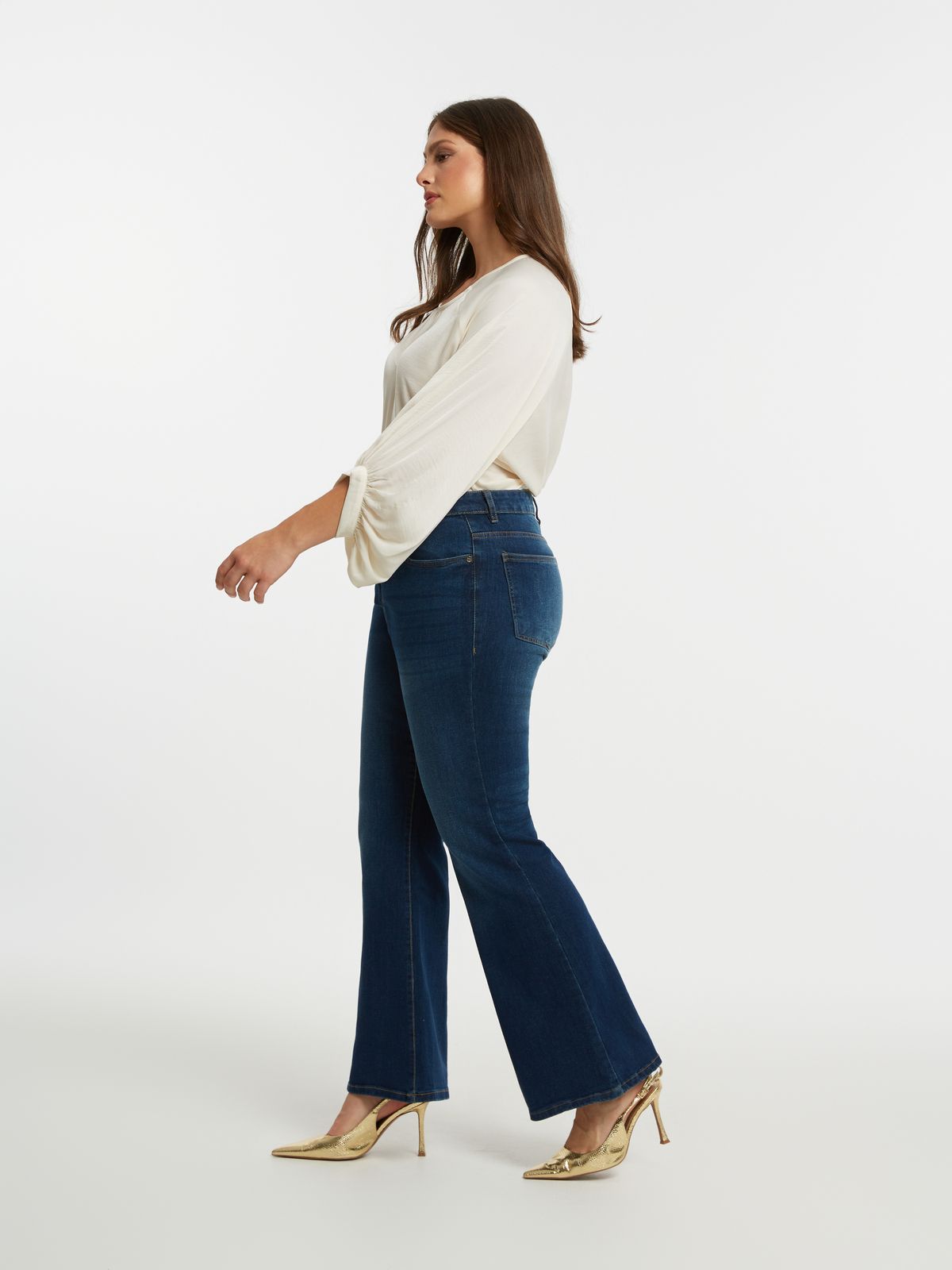 Basic high-waist flared jeans