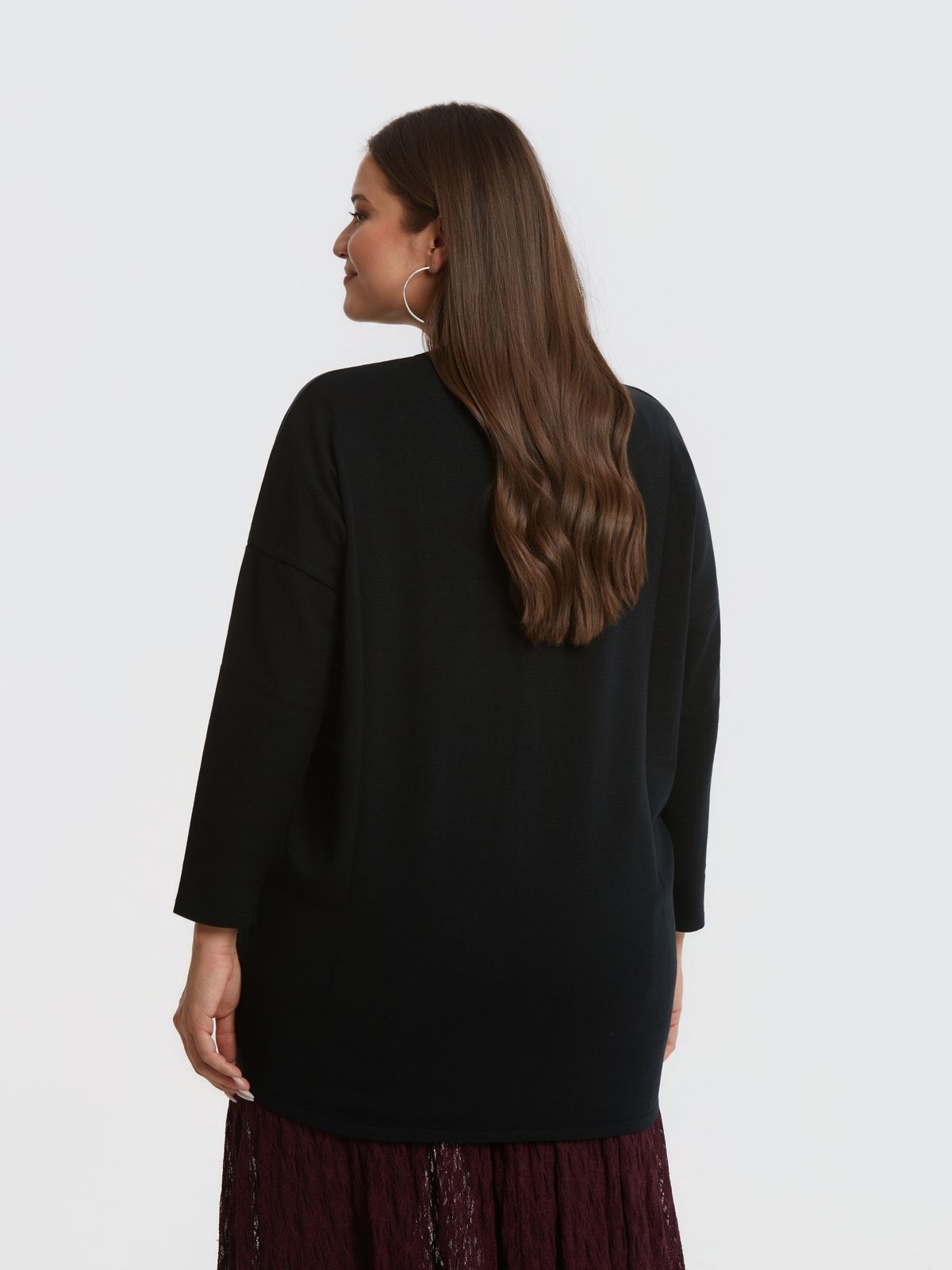 Basic long knit V-neck tunic
