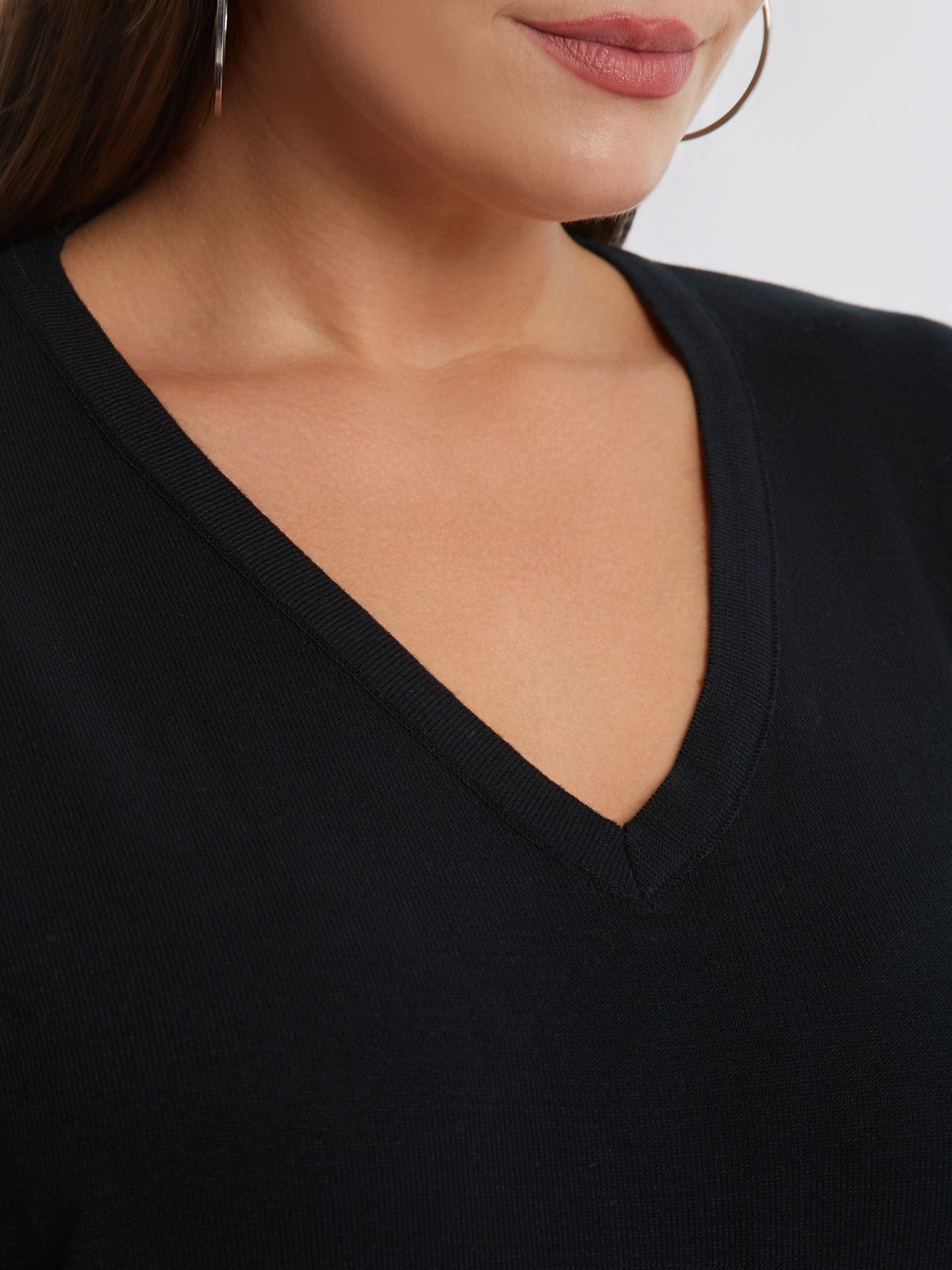 Basic long knit V-neck tunic