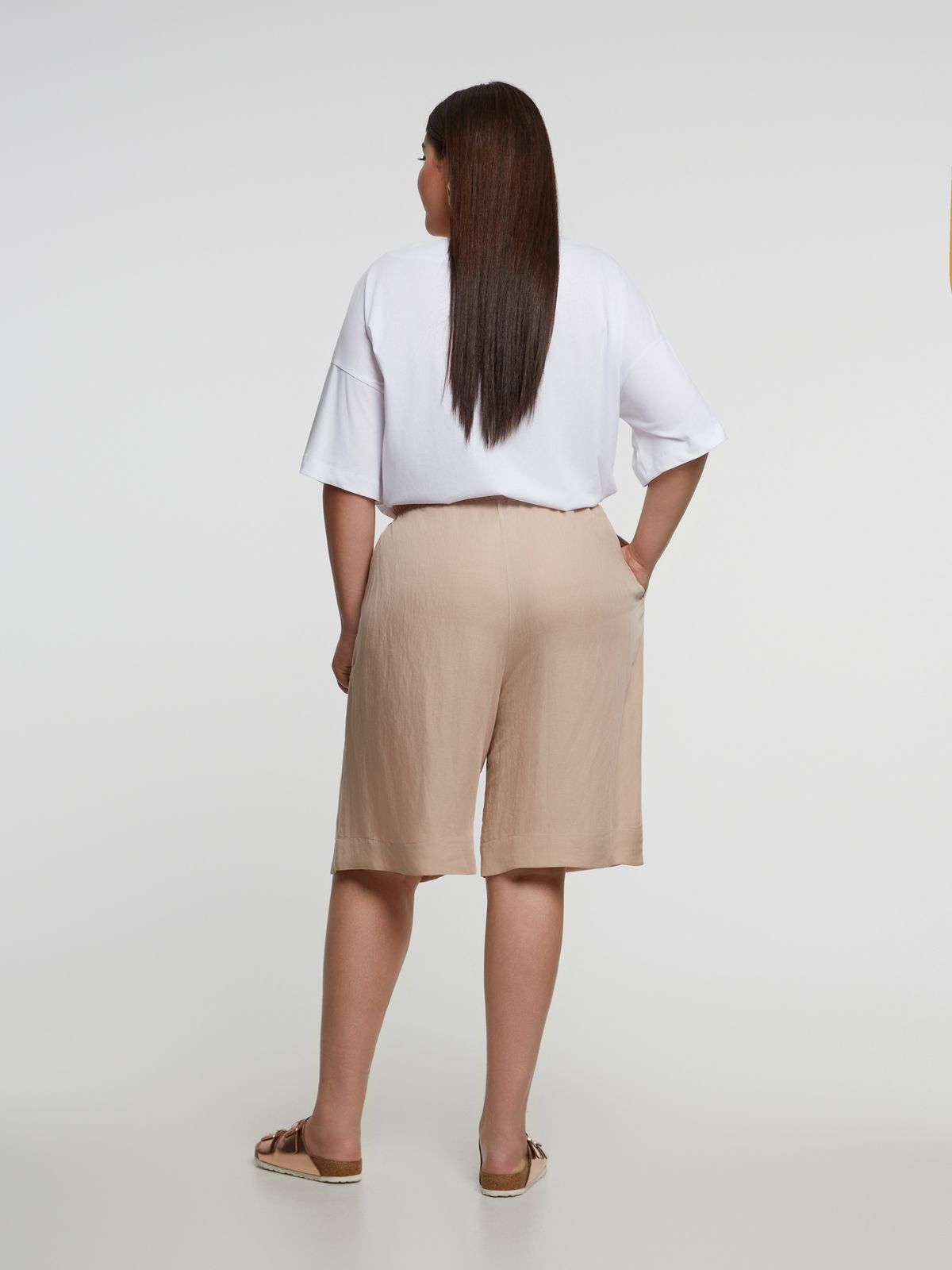 Wide-leg viscose-linen shorts with elastic waistband