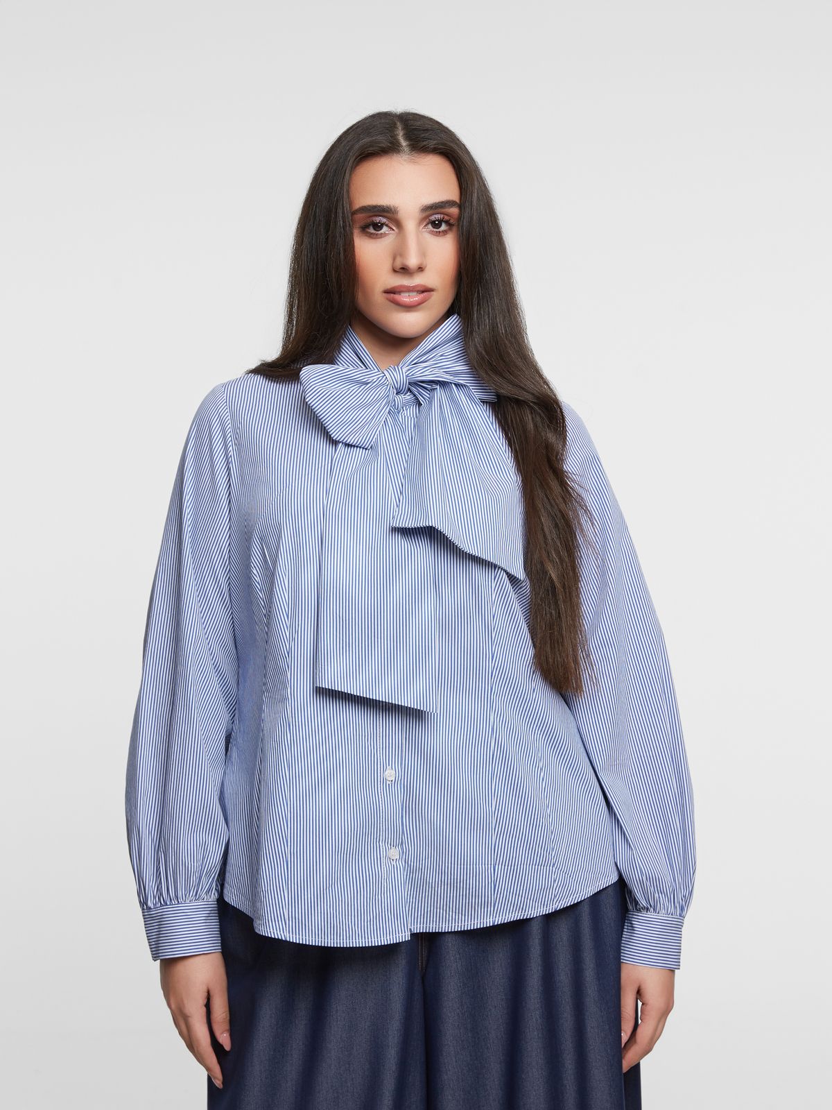 Bow-tie pinstripe shirt