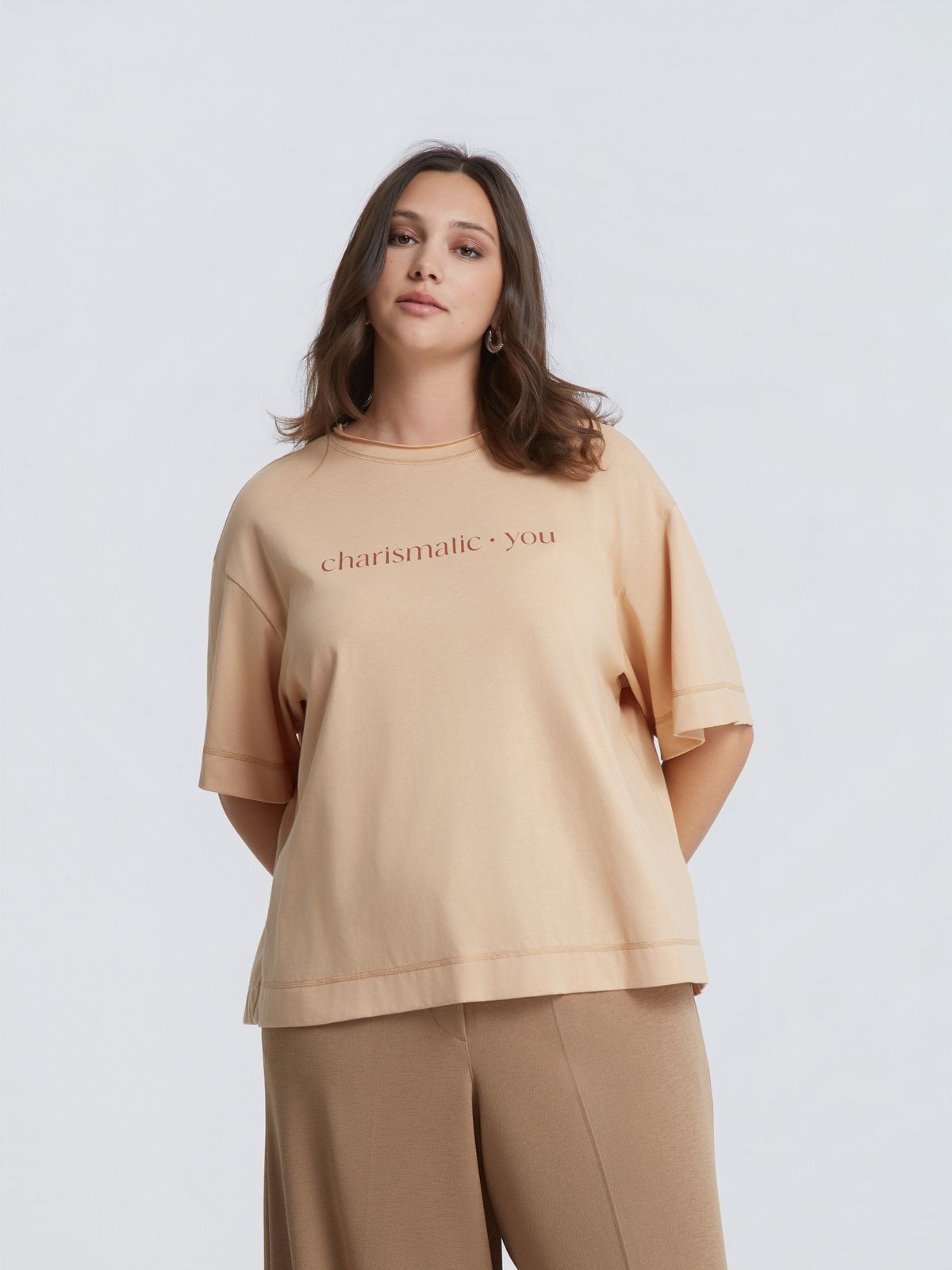 Boxy cotton t-shirt with “charismatic you” logo