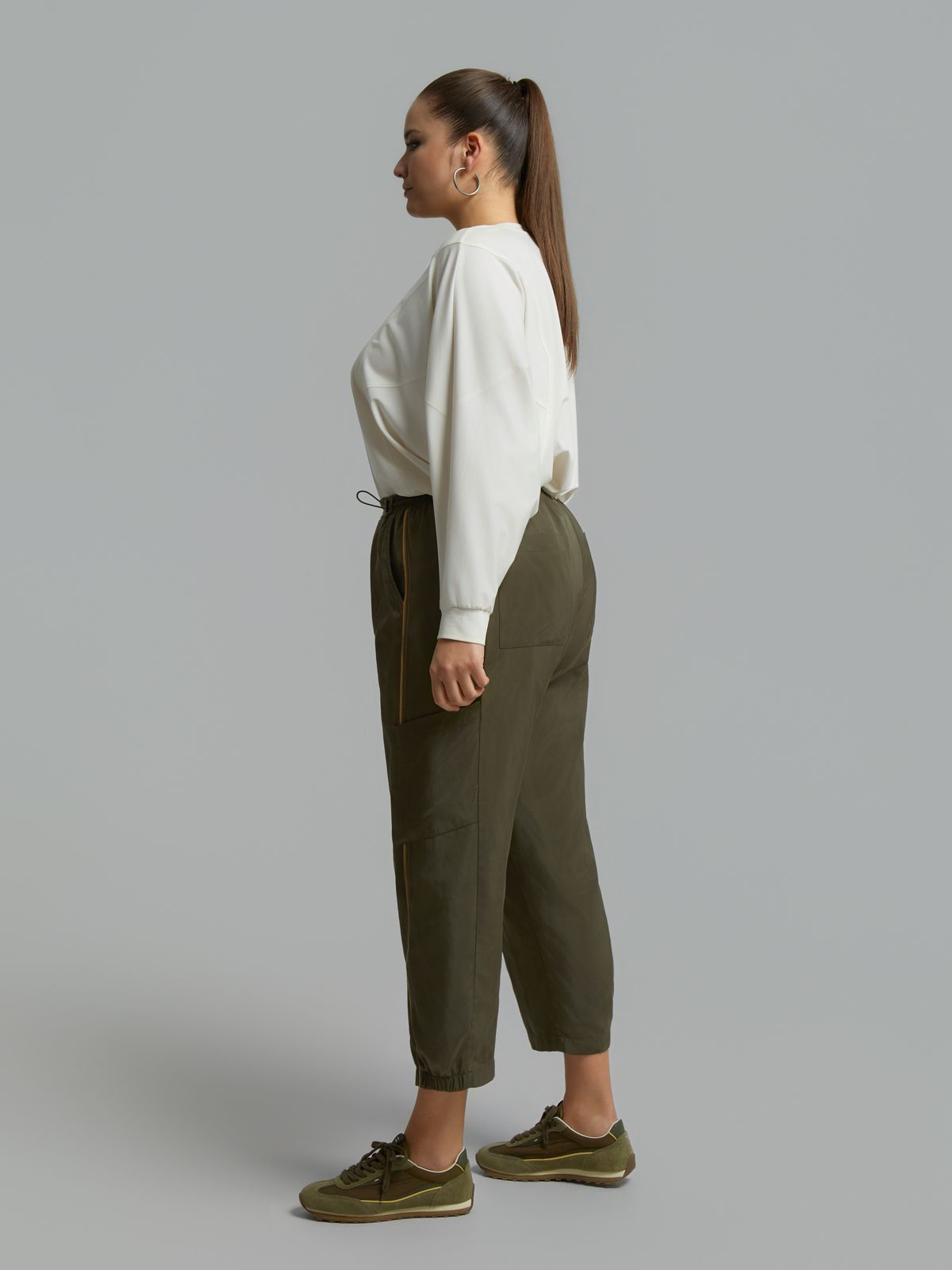Cargo trousers with contrast side stripes