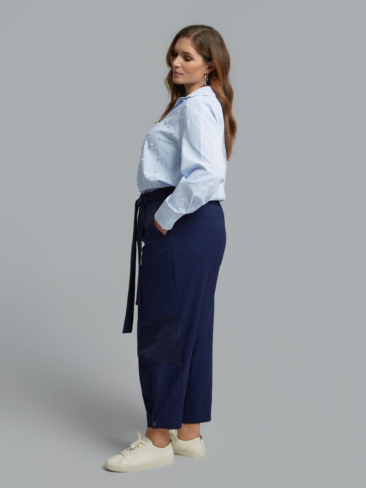 Carrot trousers with corduroy details