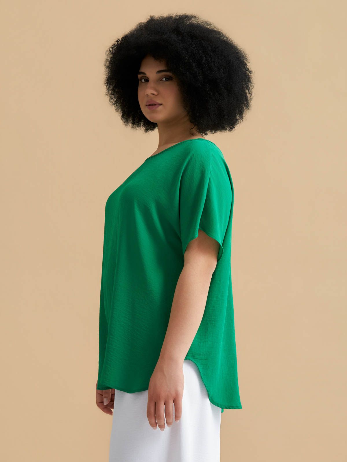 Crepe boat-neck top