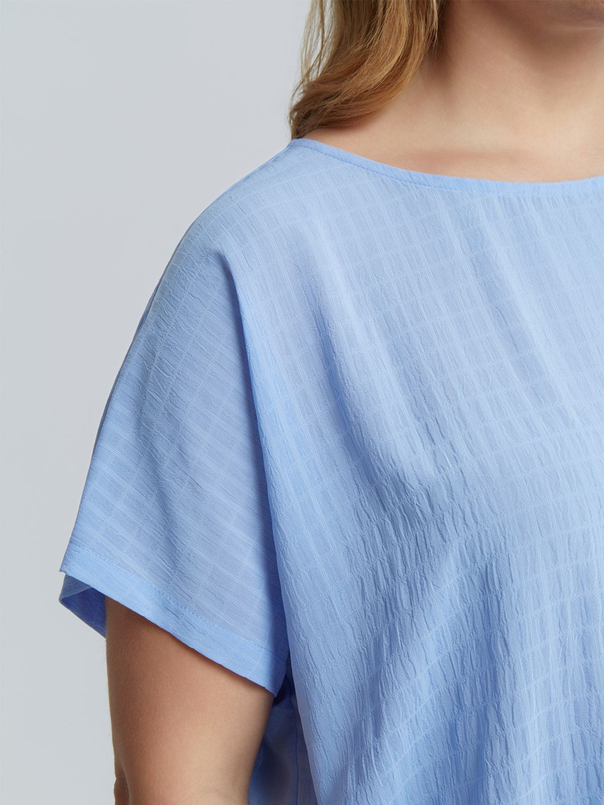 Crepe boat-neck top
