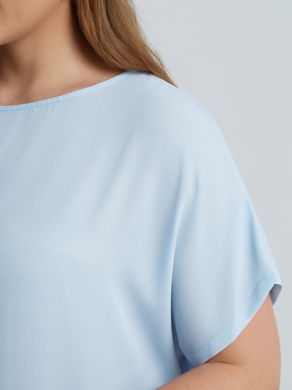 Crepe boat-neck top
