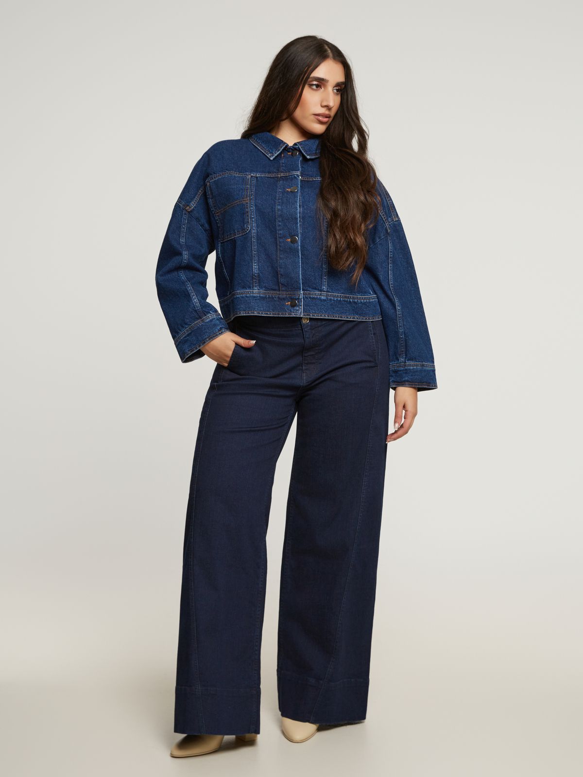 Cropped denim jacket with utility pockets