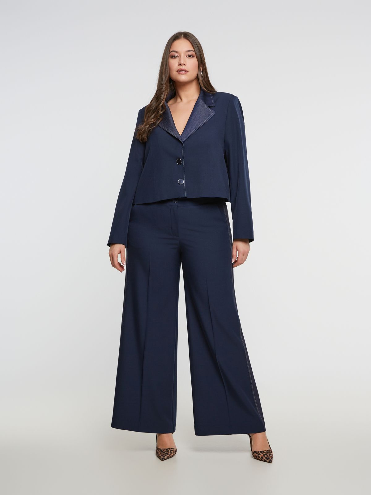Cropped tailored blazer with contrast lapel