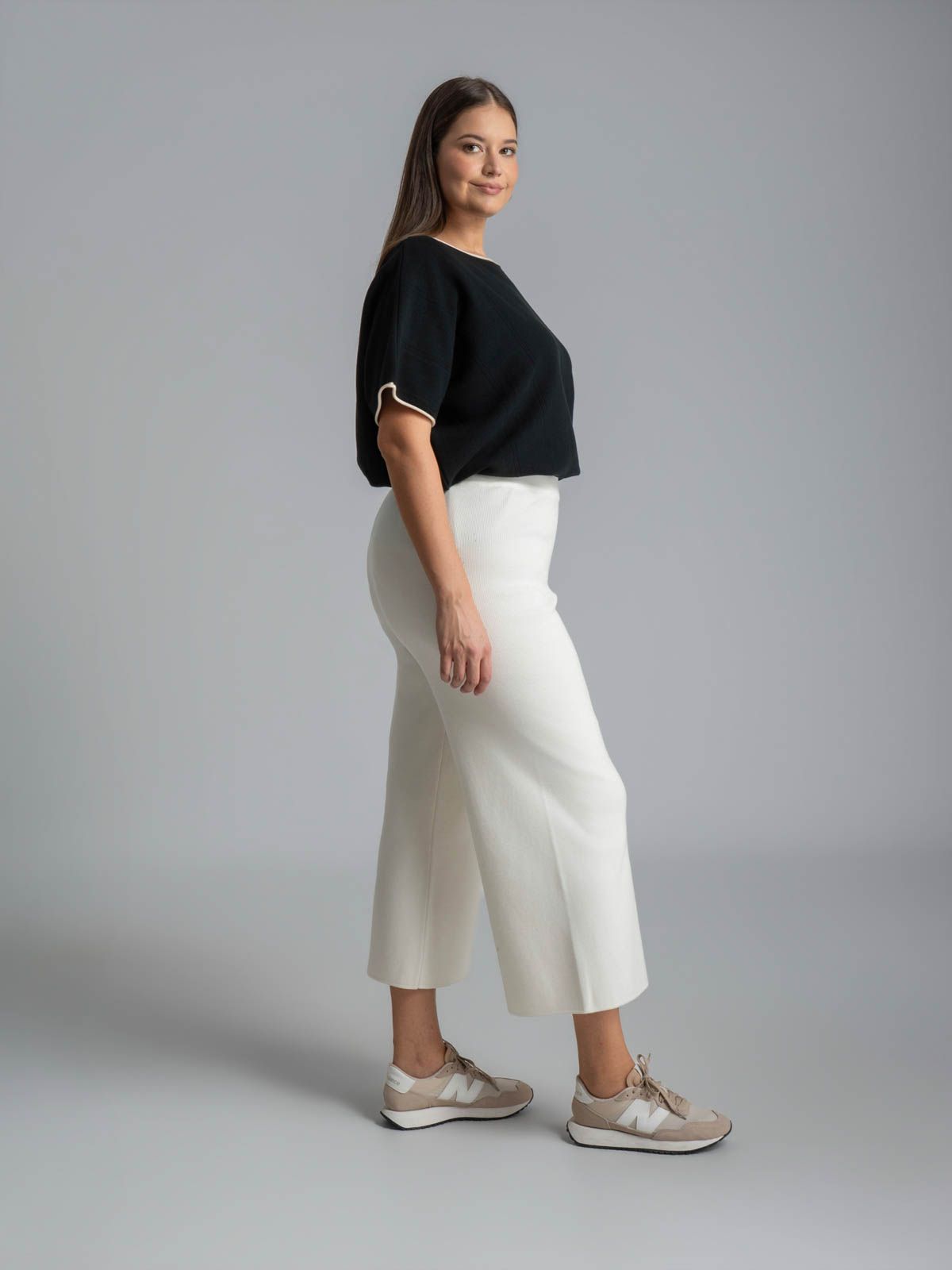 Cropped wide-leg knit pants