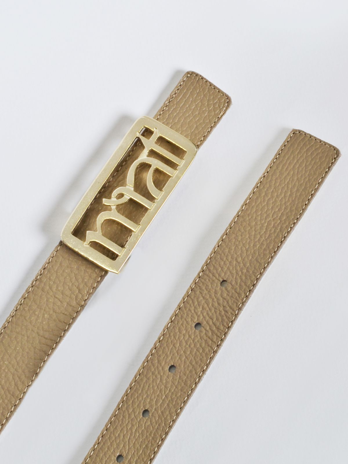 Double faced leather mat buckle belt
