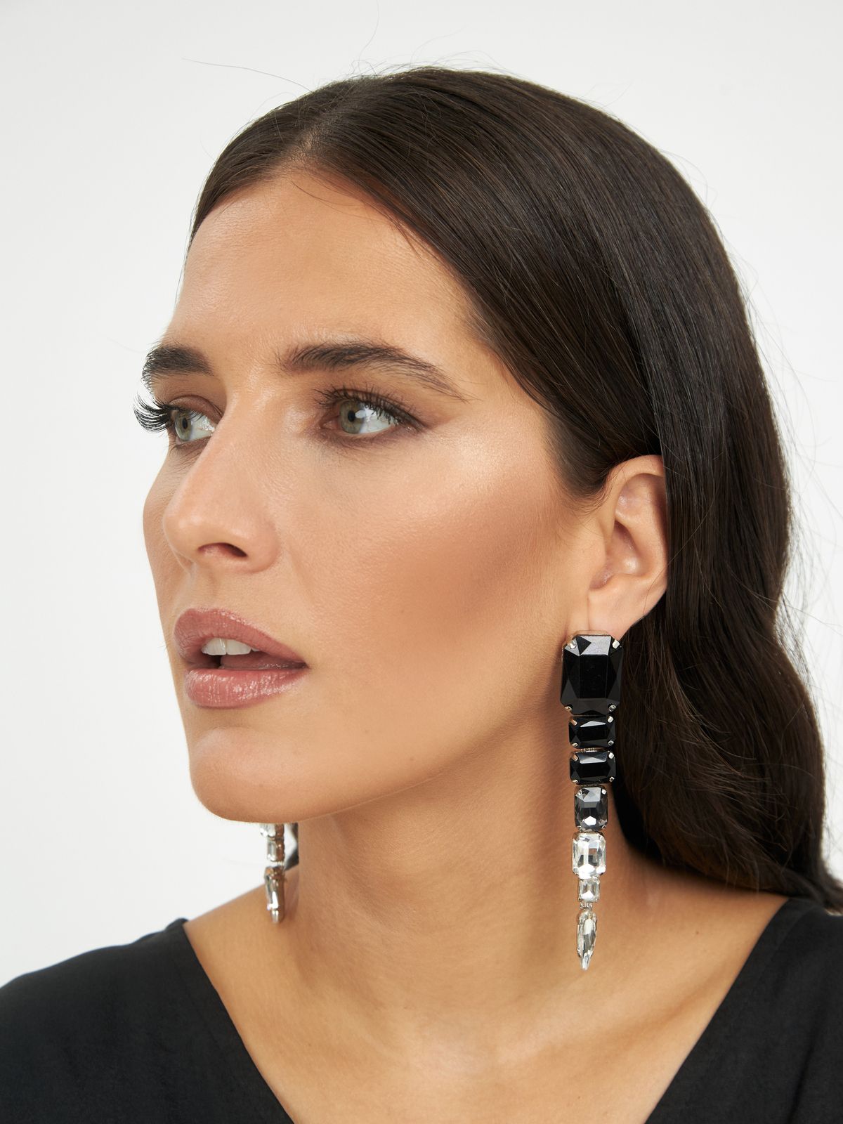 Drop earrings with stones