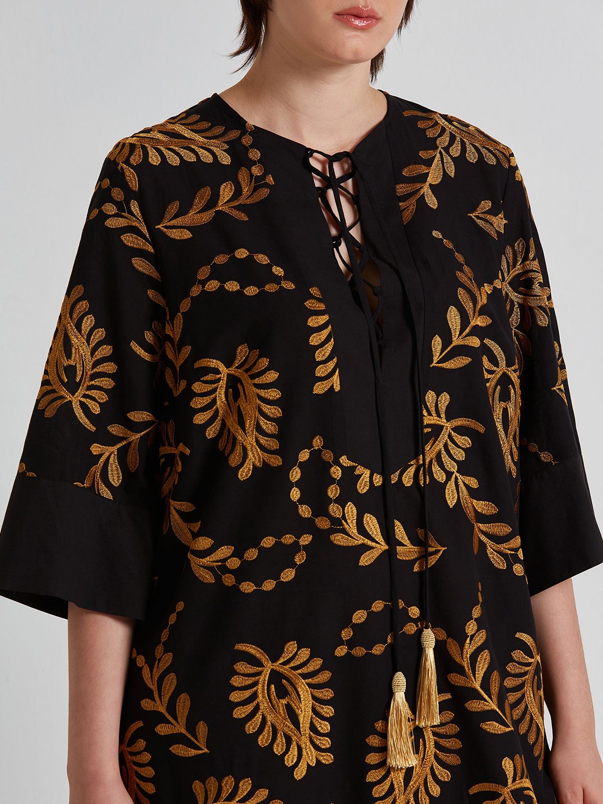 Embroidered cotton lace-up kaftan