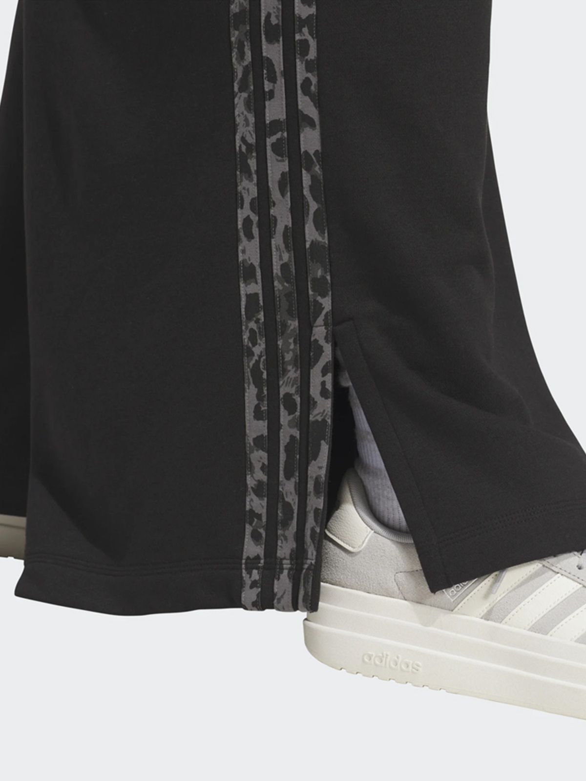 Essentials Animal 3-Stripes Wide Leg Pants