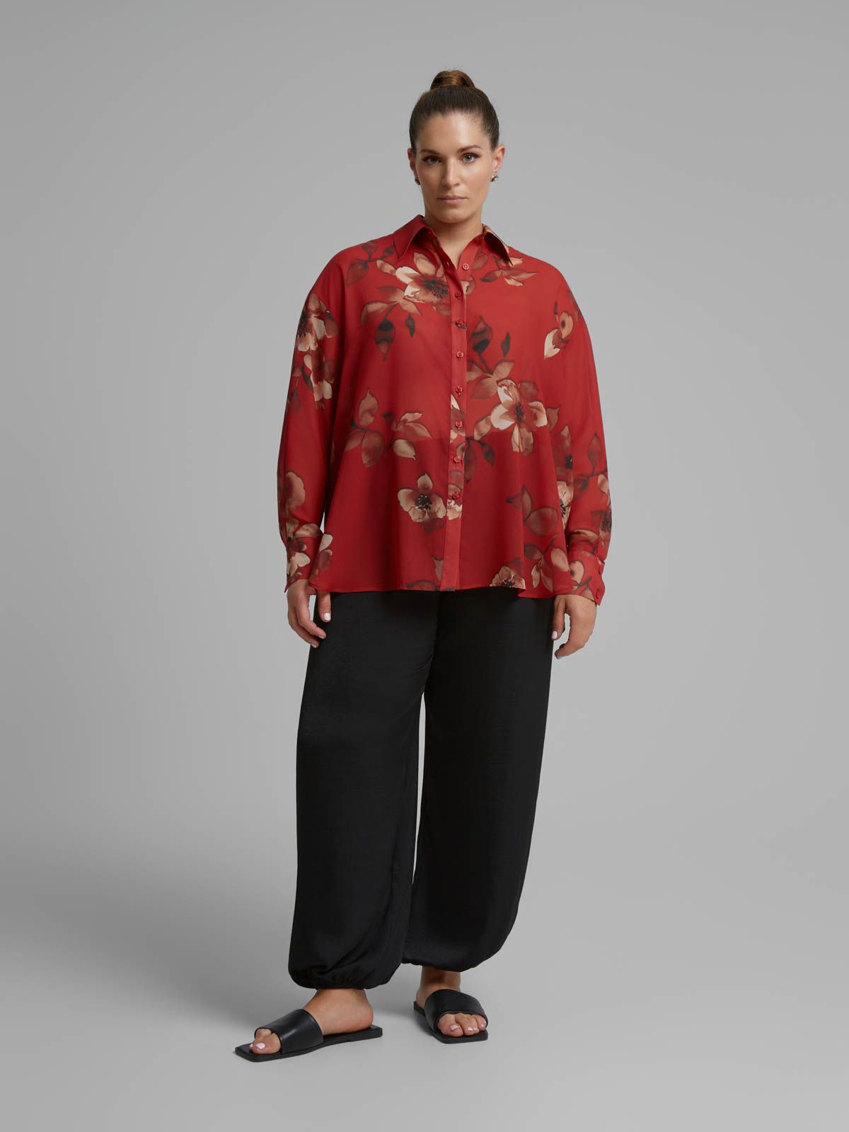 Floral-print shirt with long sleeves