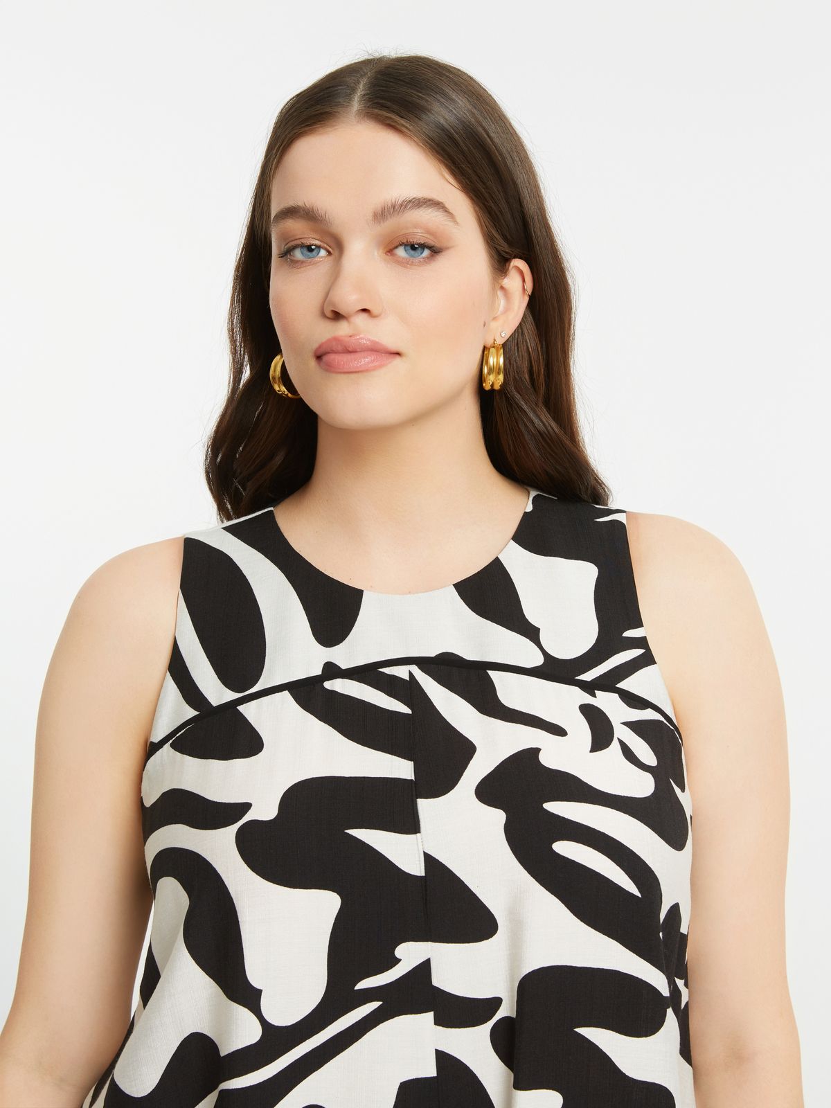 Printed viscose maxi dress with pleated hem