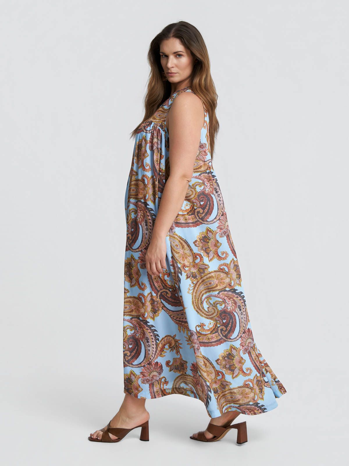 Paisley print sleeveless maxi dress