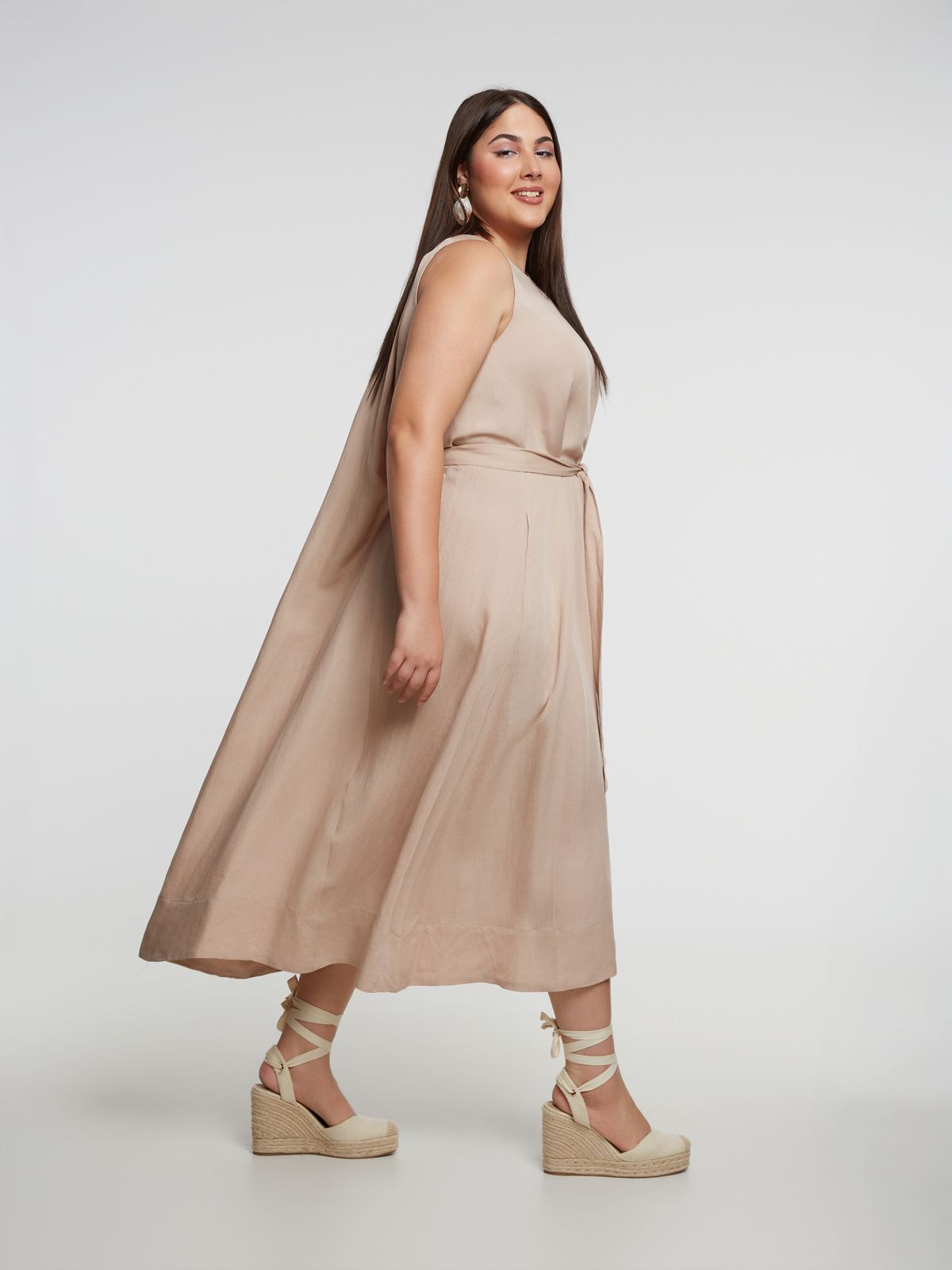 Sleeveless belted viscose/linen midi dress