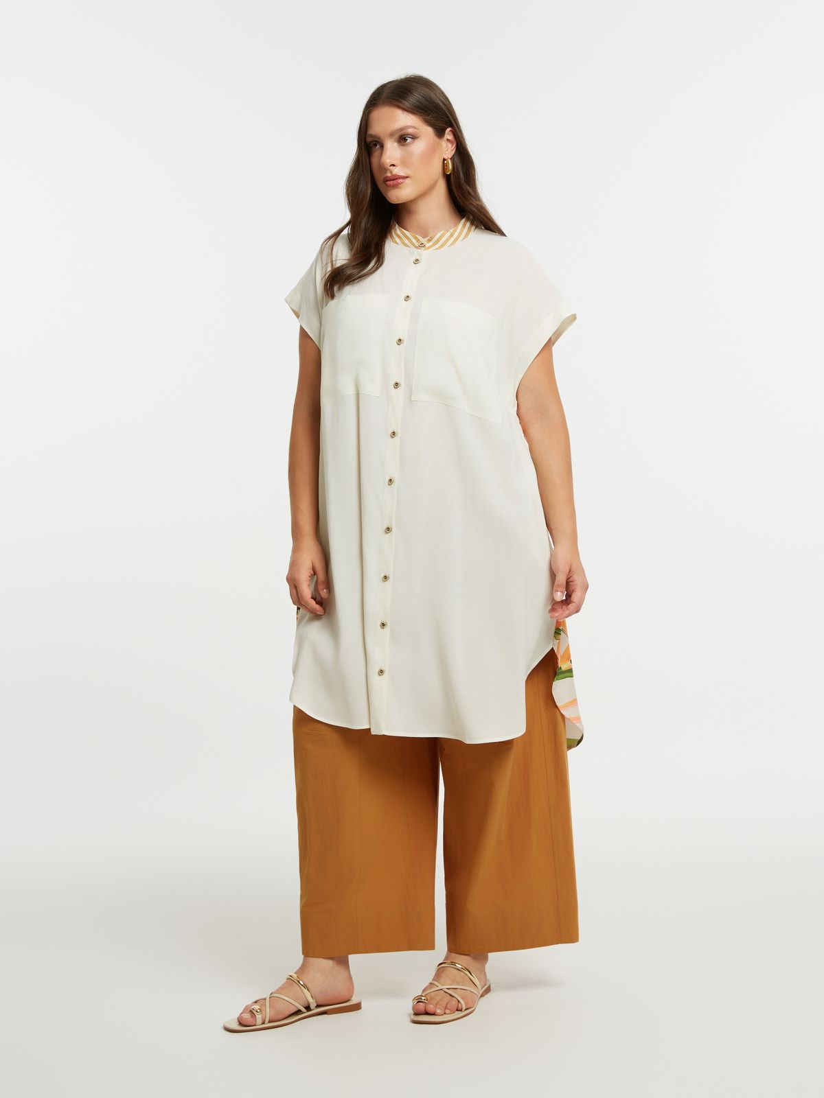 Long shirt with papaya print on the back