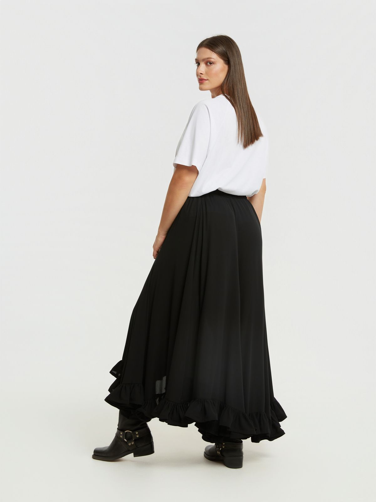 Flowing ruffled maxi skirt