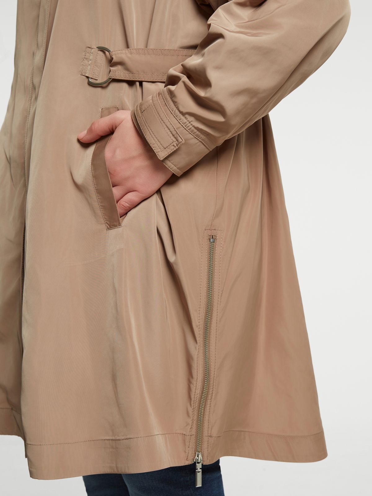 Hooded taffeta parka