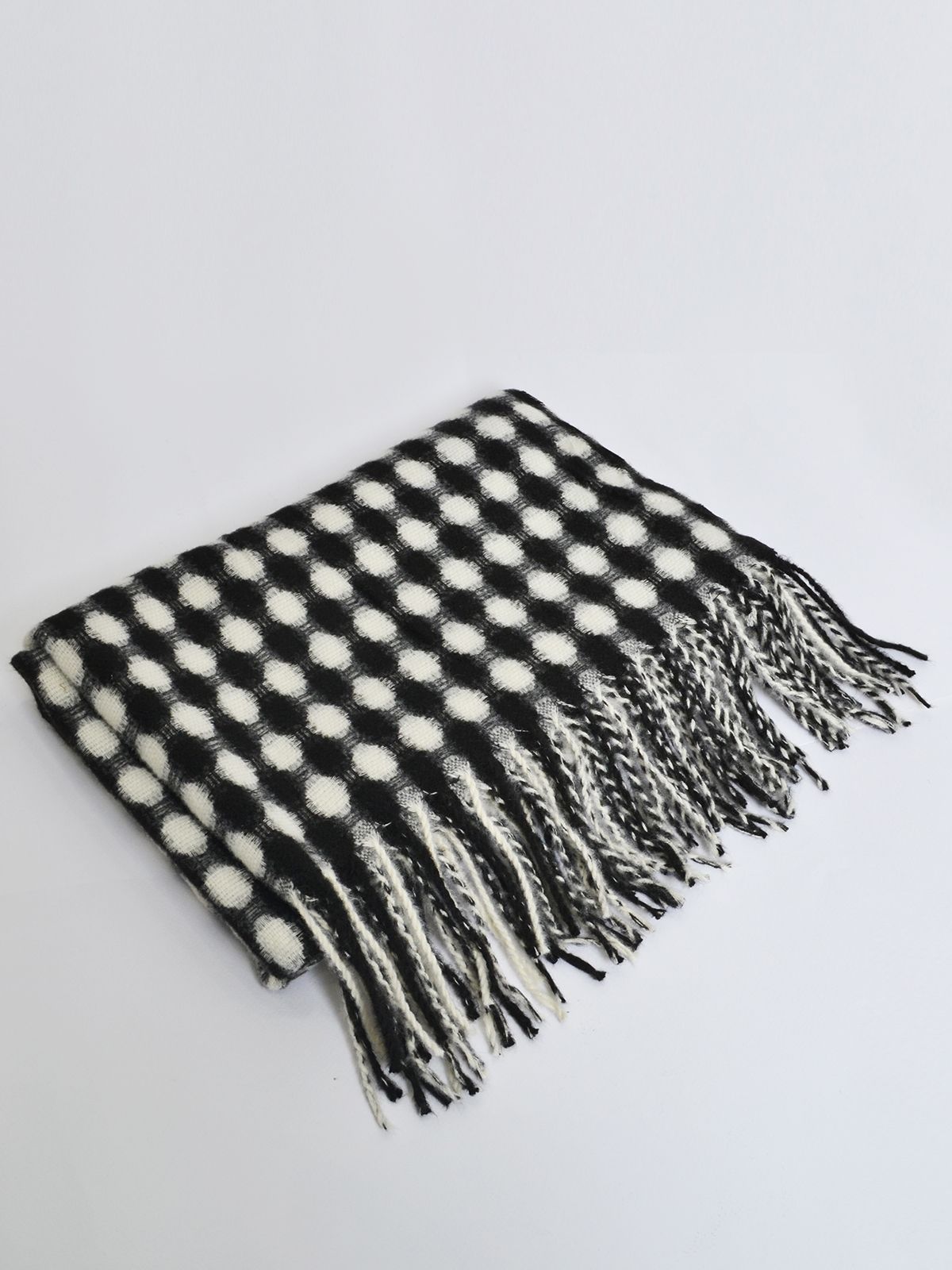 Polka dot patterned scarf with fringe