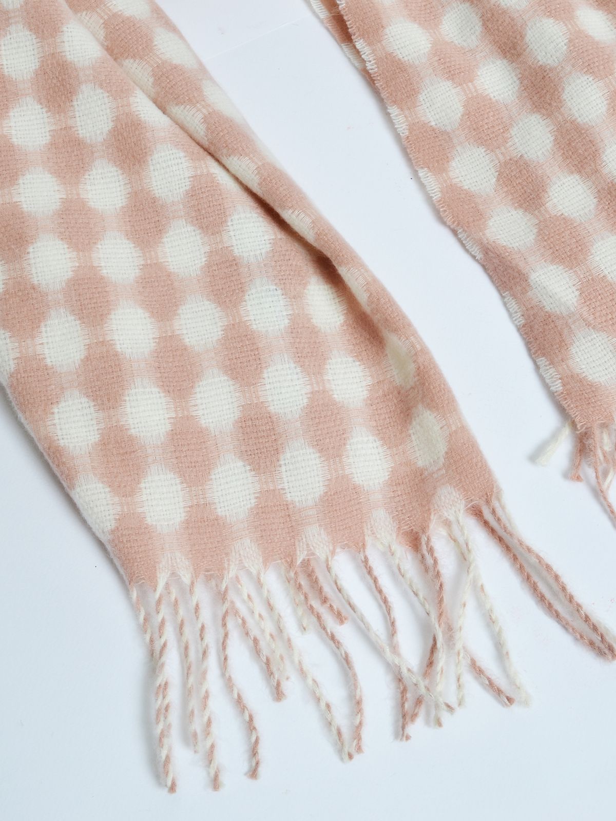 Polka dot patterned scarf with fringe