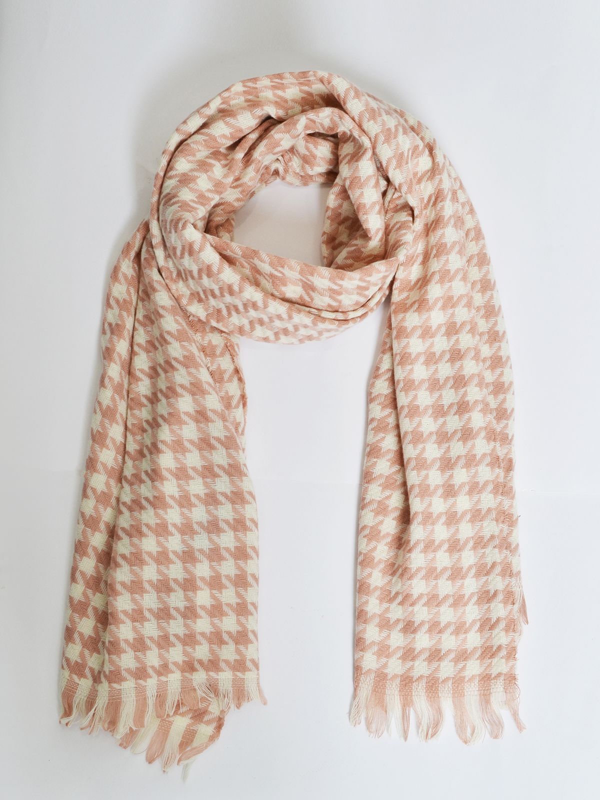 Houndstooth patterned fringed scarf