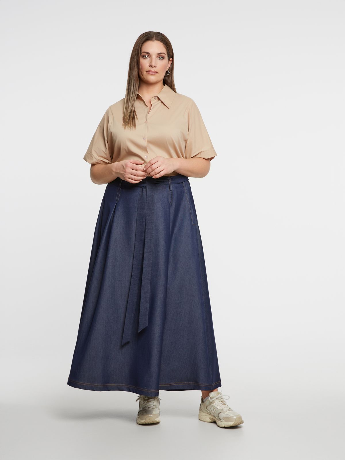 Maxi denim skirt with belt