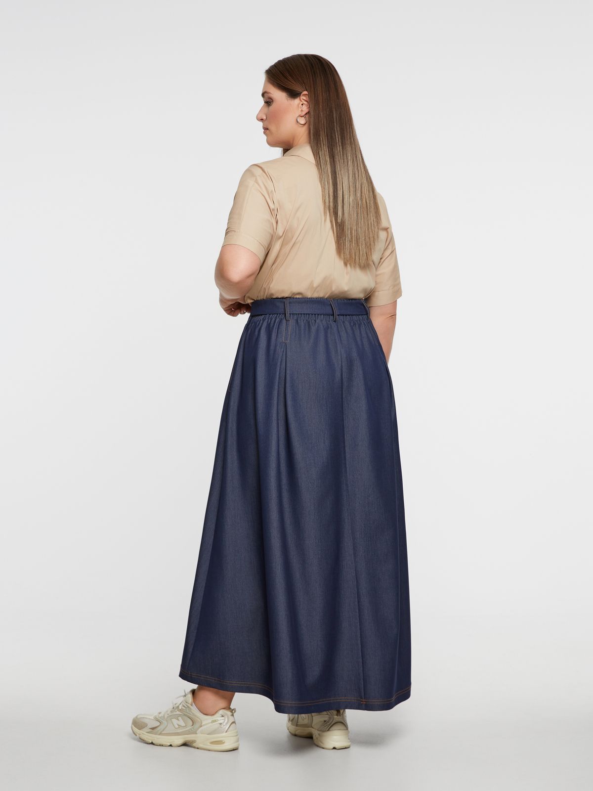 Maxi denim skirt with belt