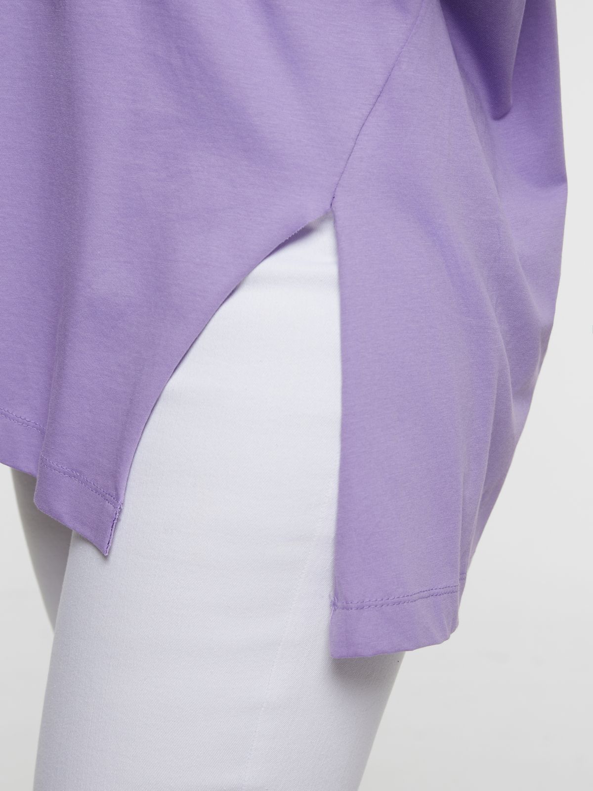 Relaxed fit cotton t-shirt with split hem