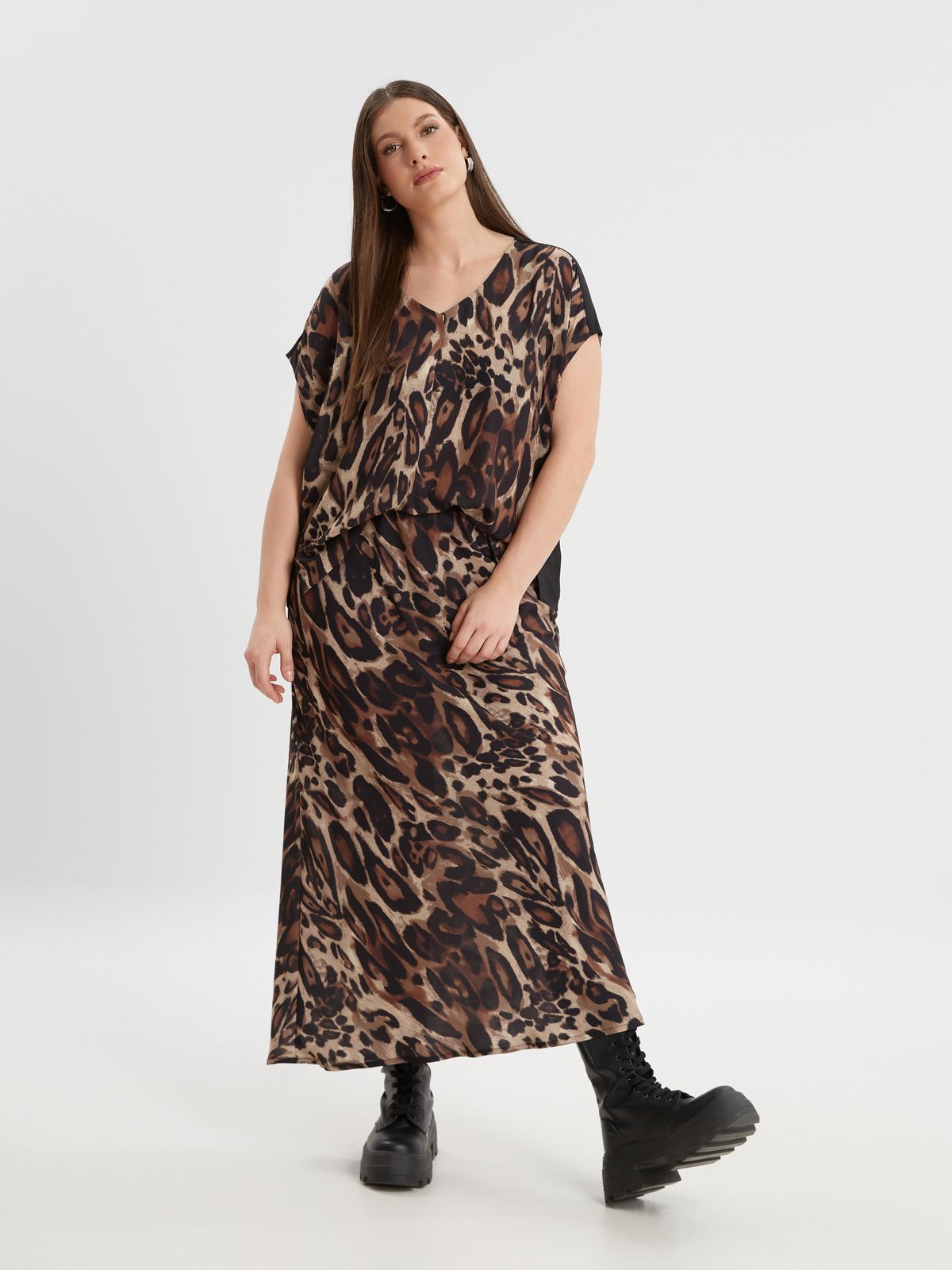 Animal print Vneck top mat fashion