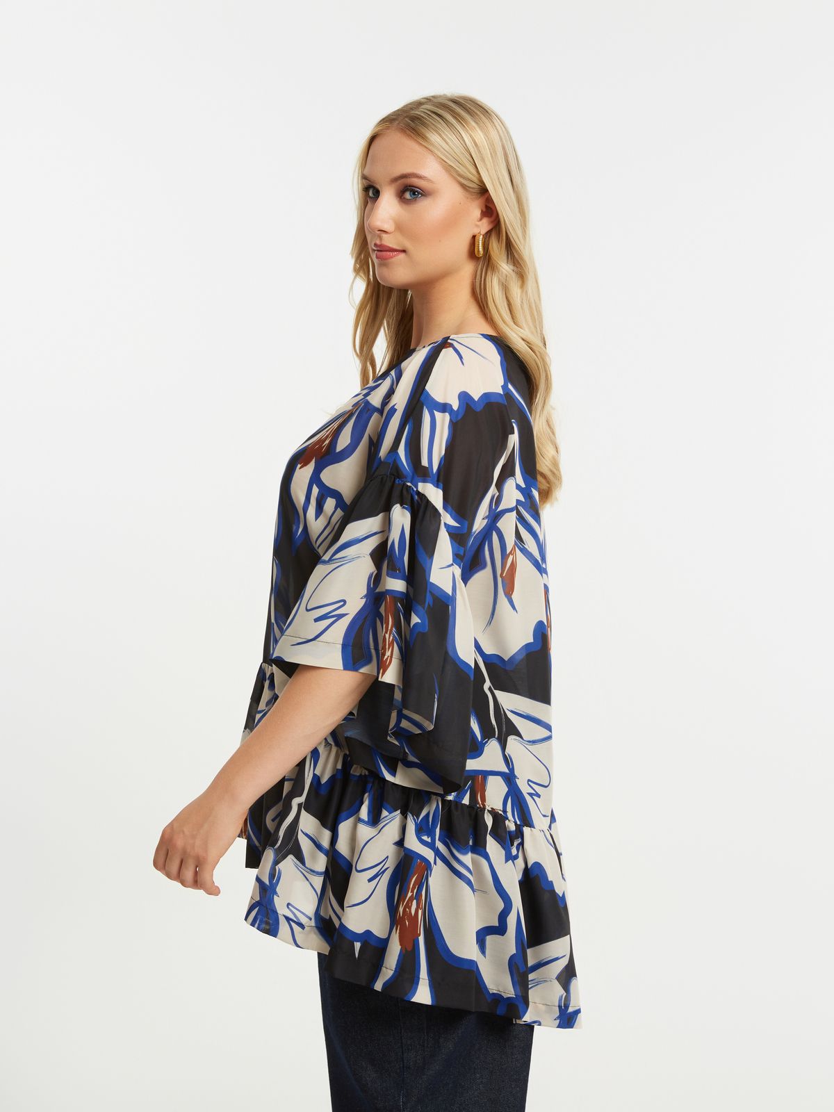 Printed fluid blouse with ruffled sleeves & hem