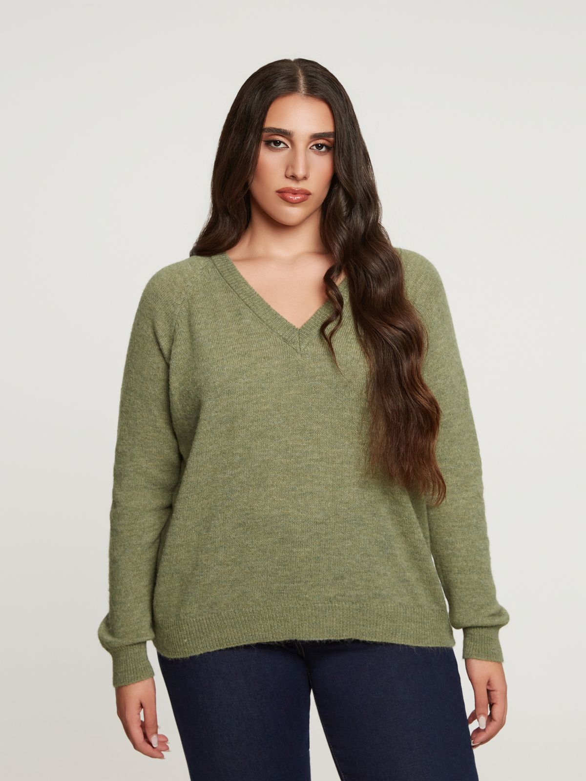 Basic long-sleeve V-neck jumper