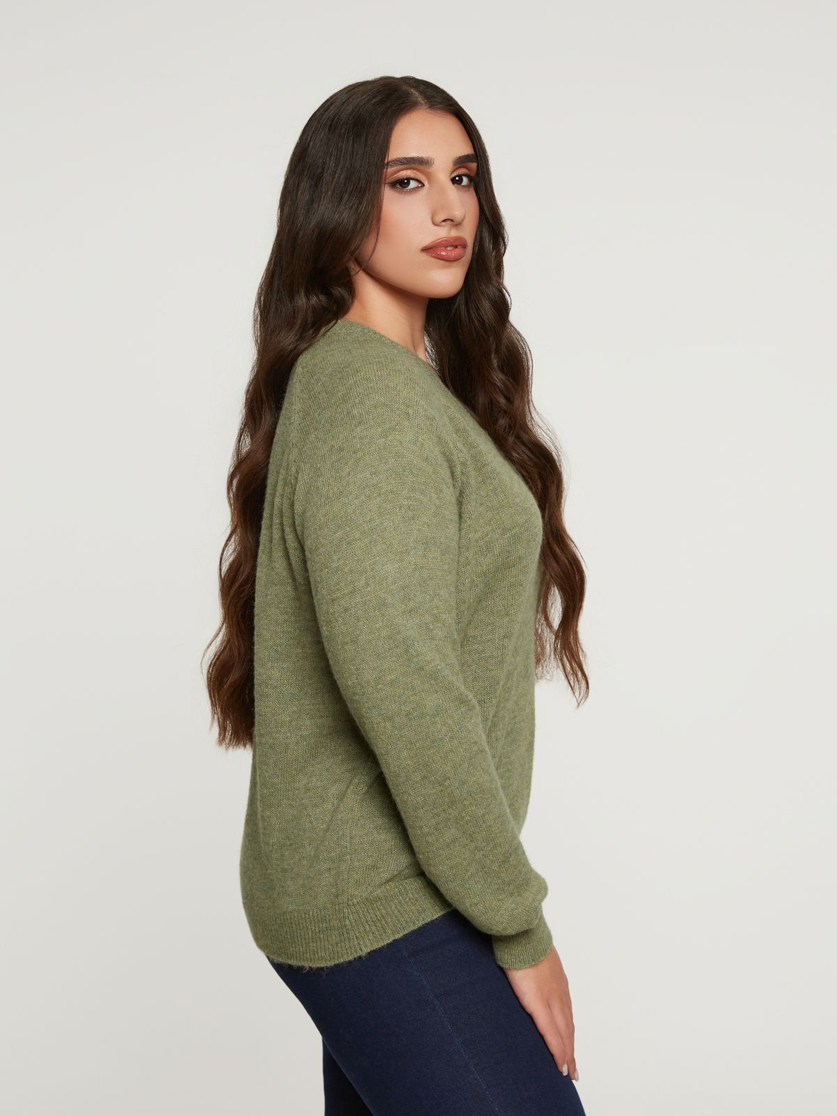 Basic long-sleeve V-neck jumper