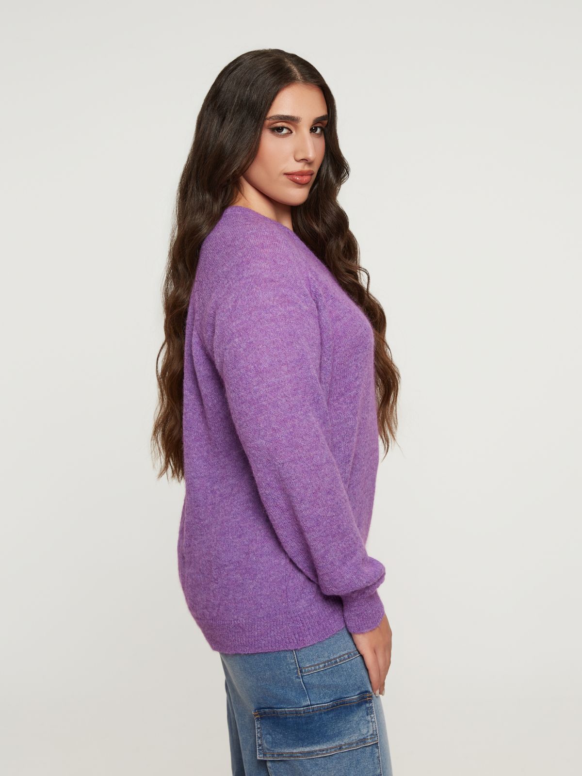 Basic long-sleeve V-neck jumper