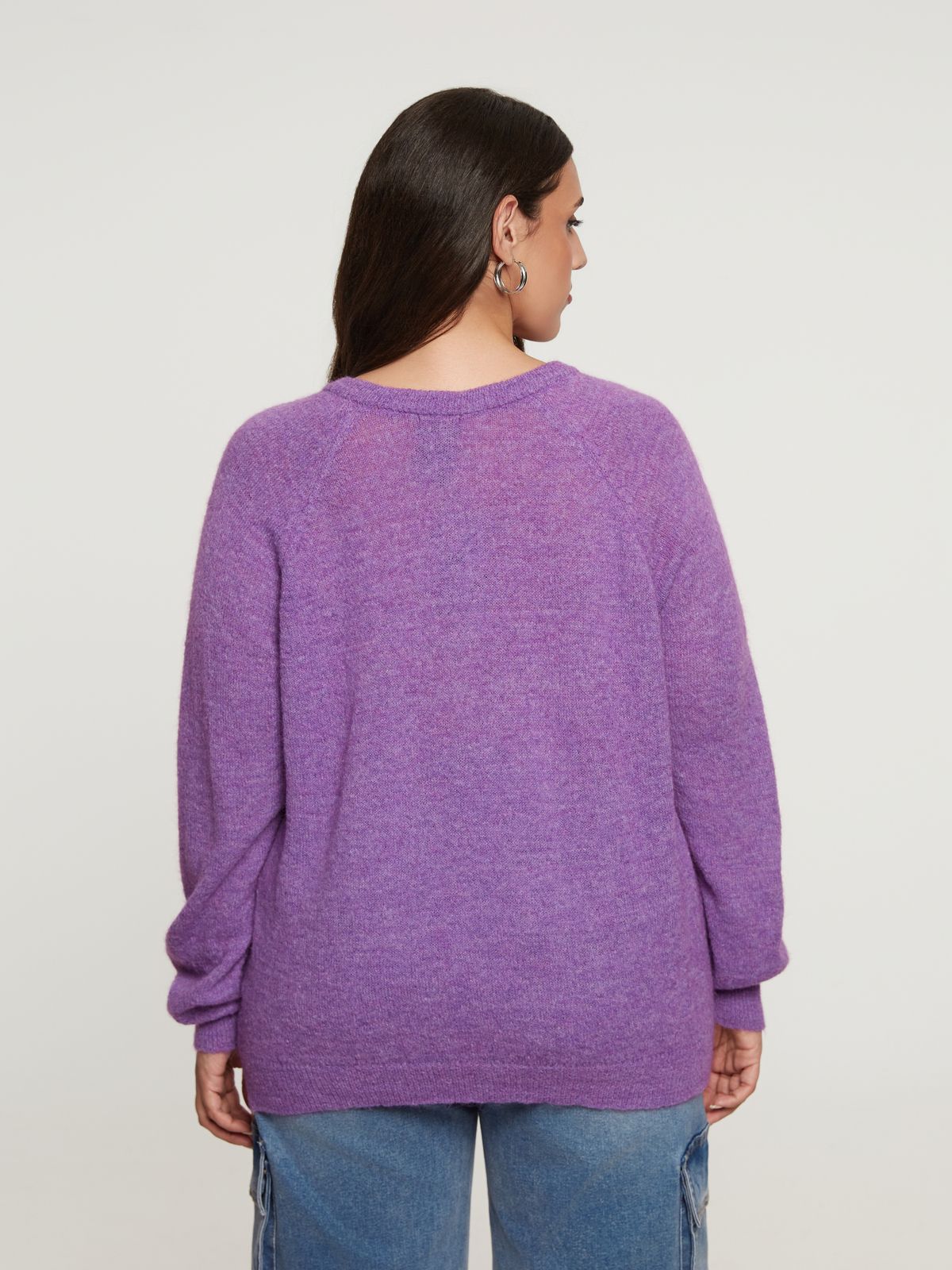 Basic long-sleeve V-neck jumper