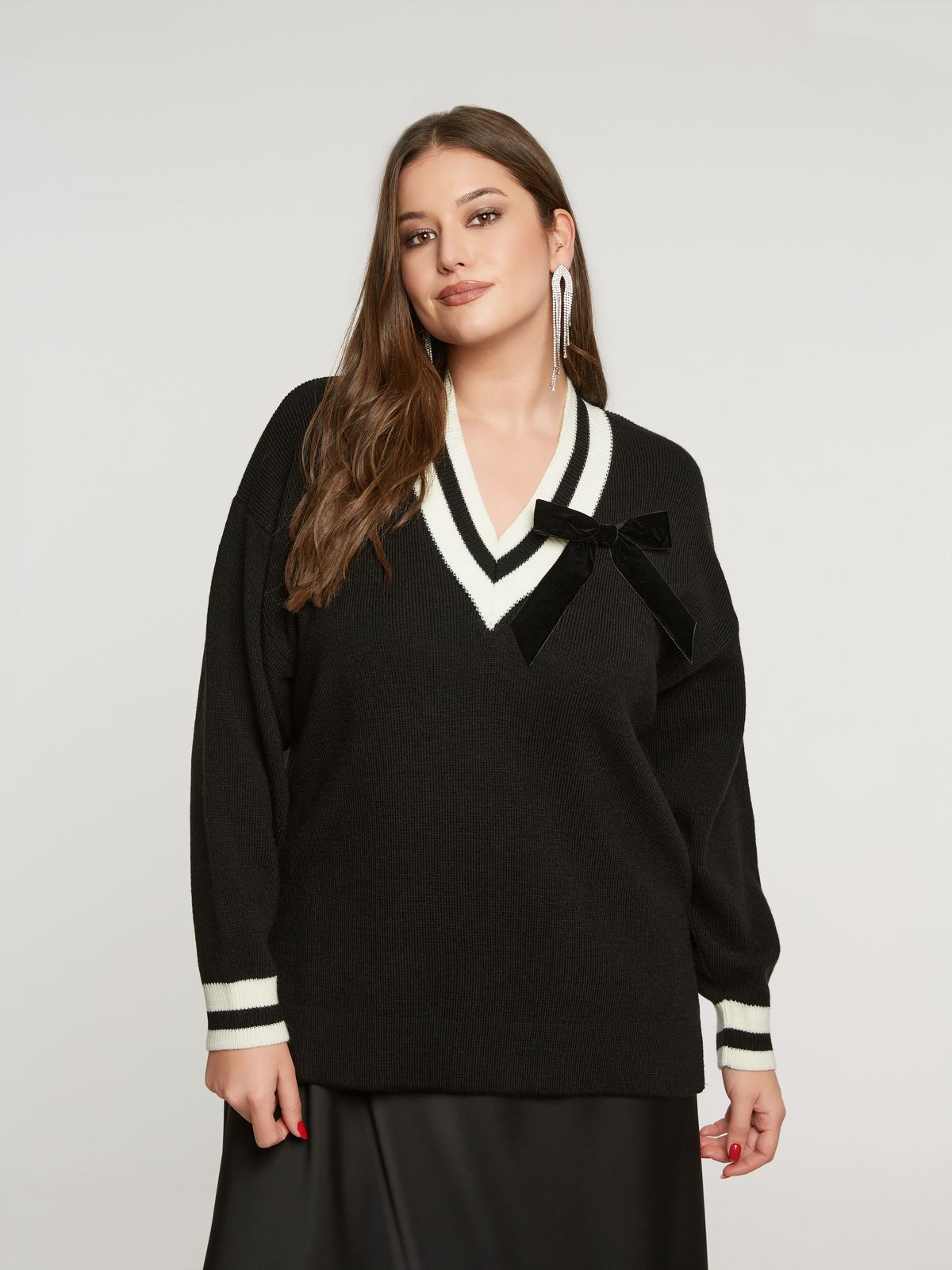 Preppy bow-detailed V-neck knit jumper
