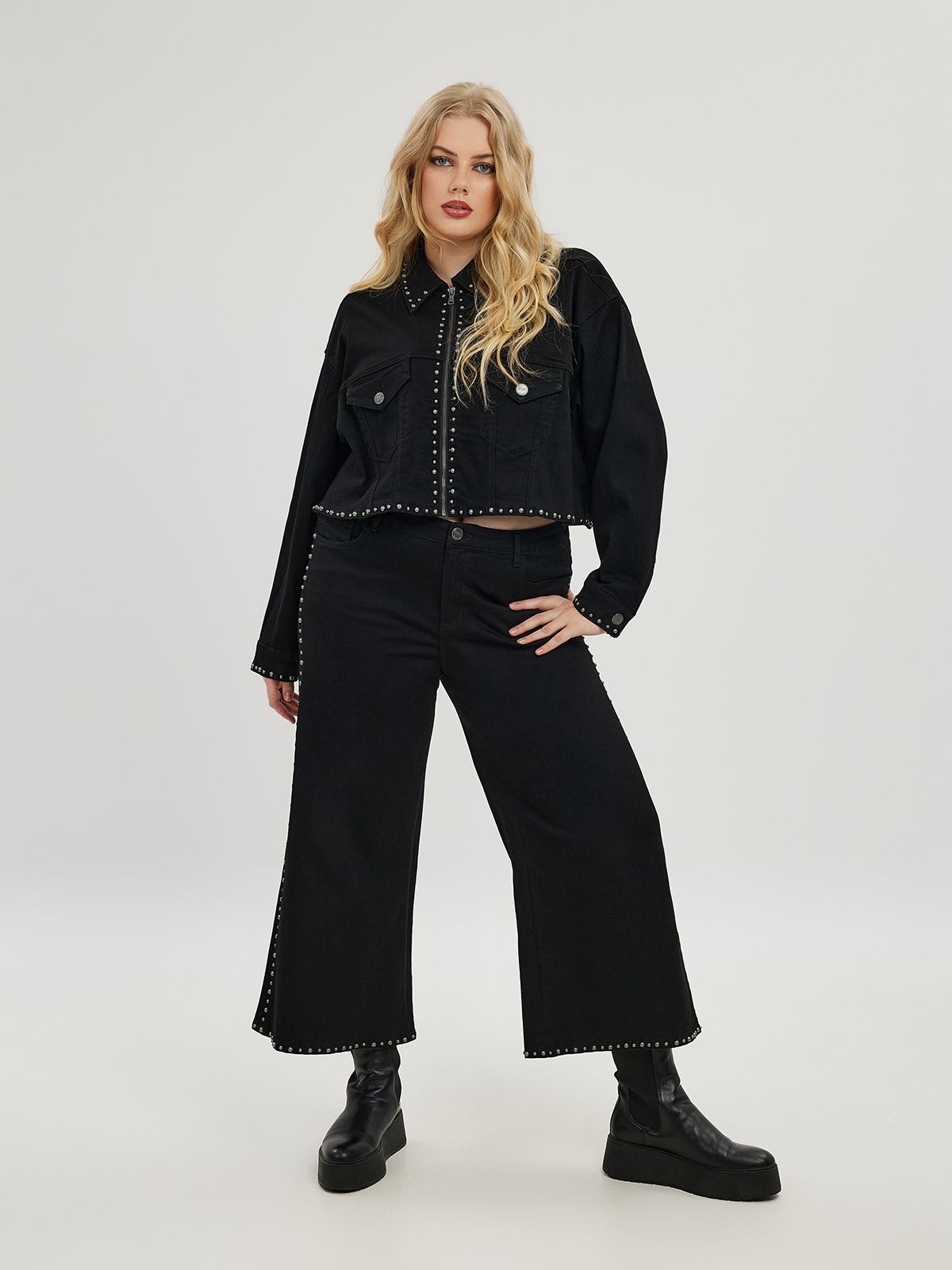 Cropped denim jacket with studs