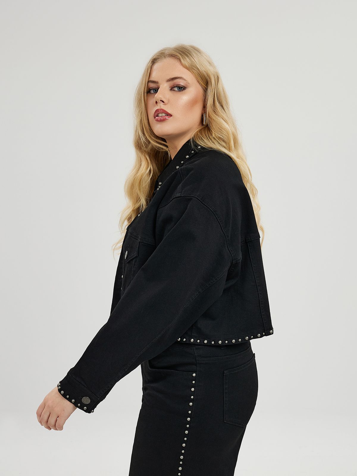 Cropped denim jacket with studs