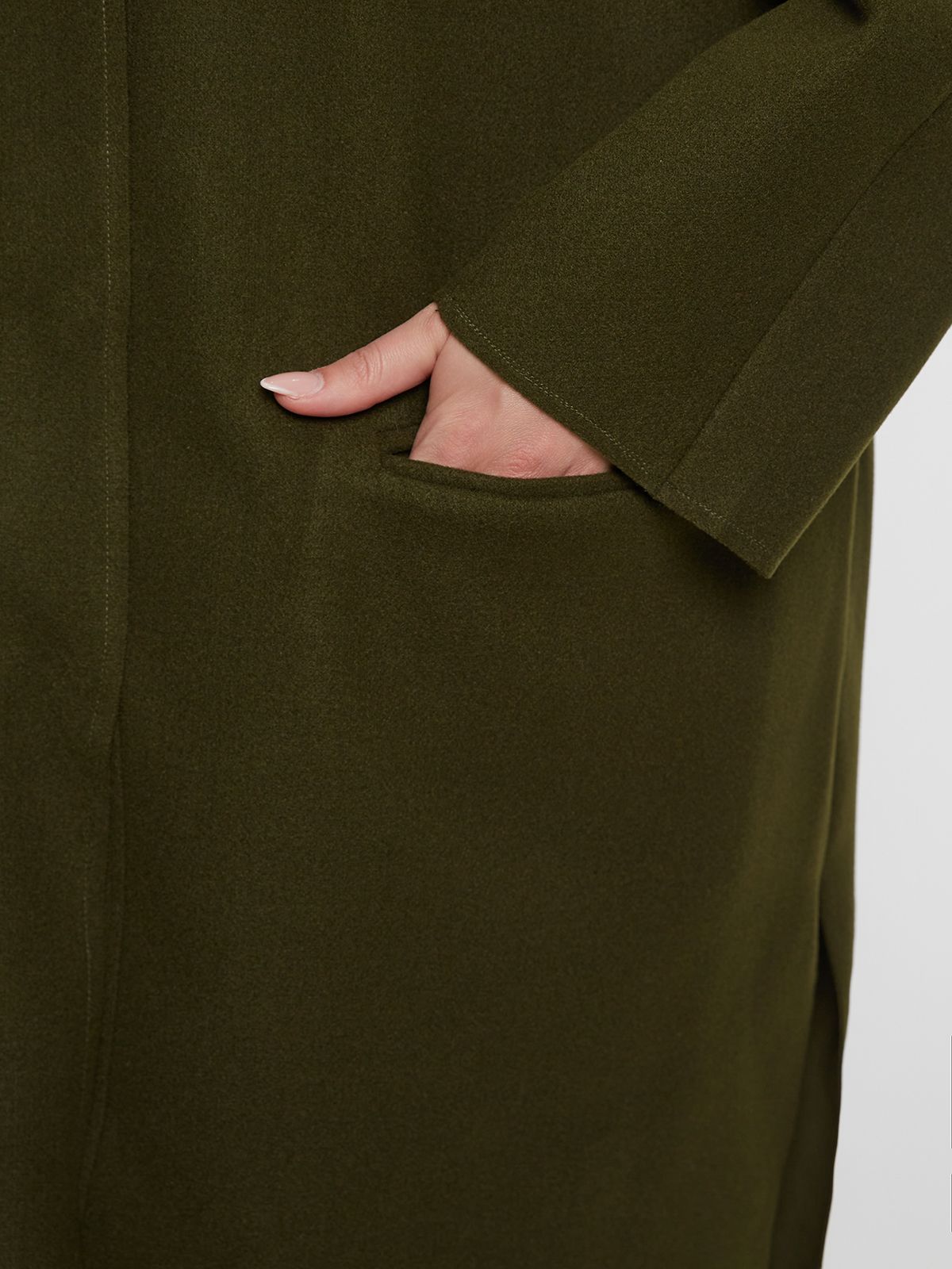 Oversized coat with button-up closure