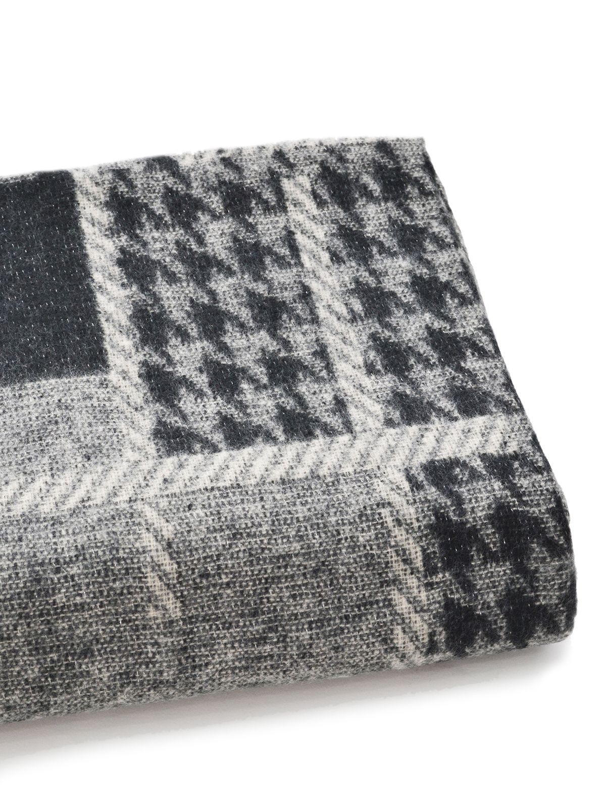 Oversized houndstooth-pattern scarf with metallic thread