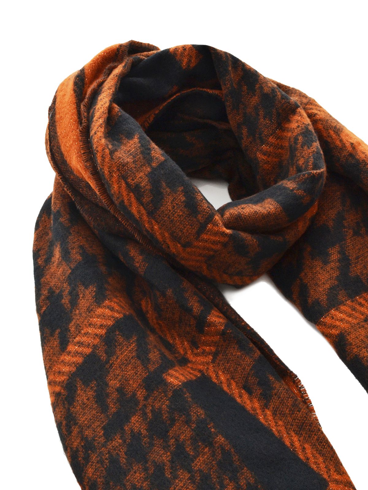 Oversized houndstooth-pattern scarf with metallic thread