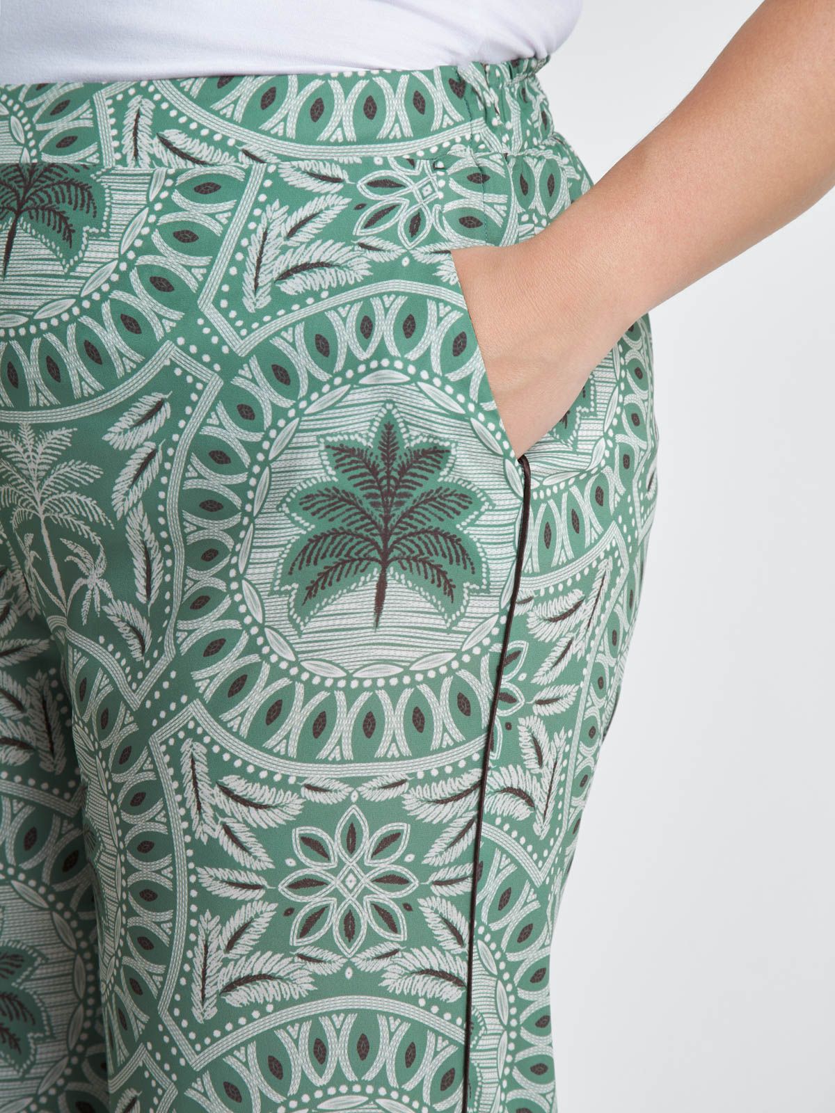 Palm print wide-leg trousers