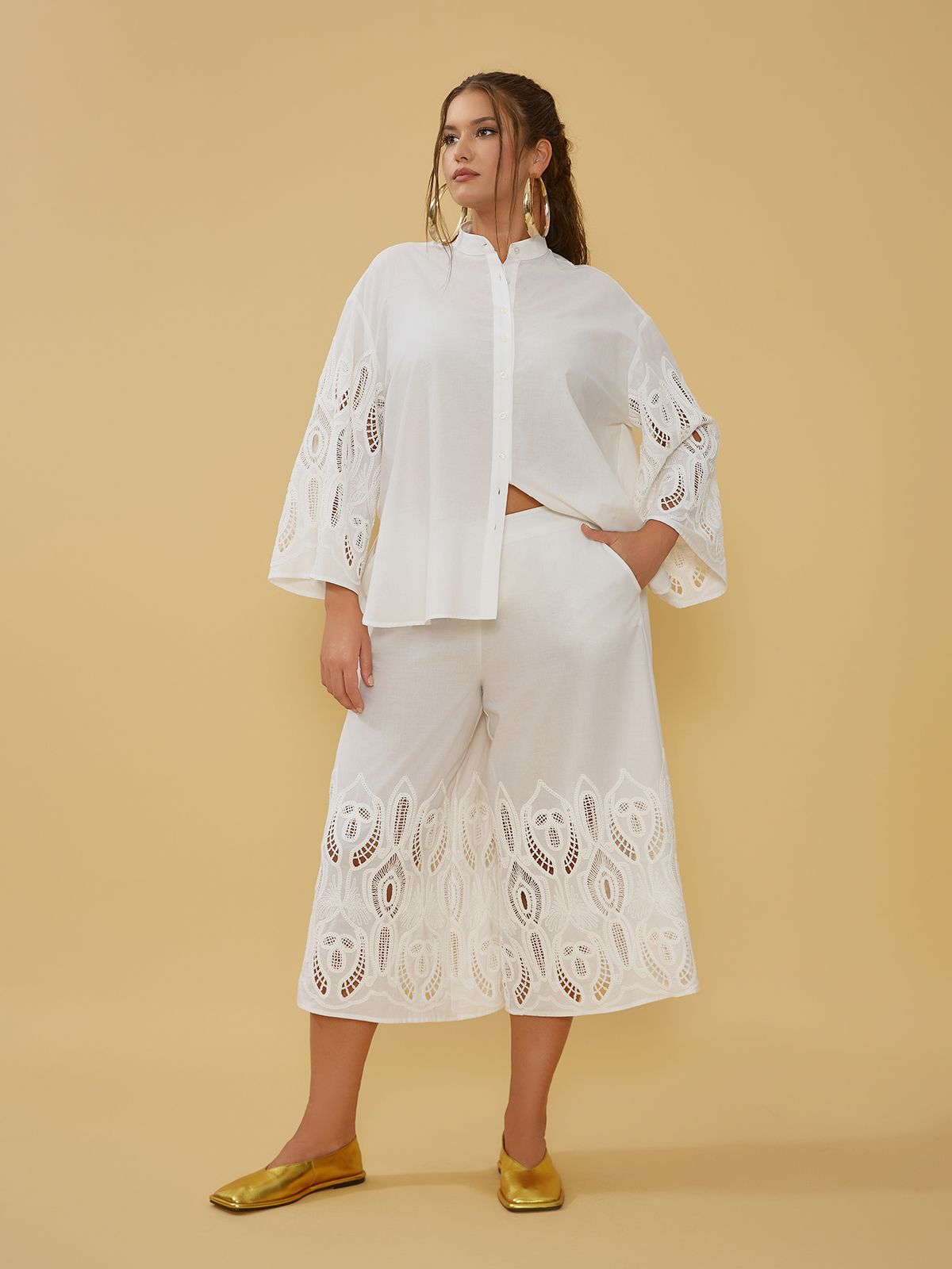 Cotton broderie-detail cropped pants